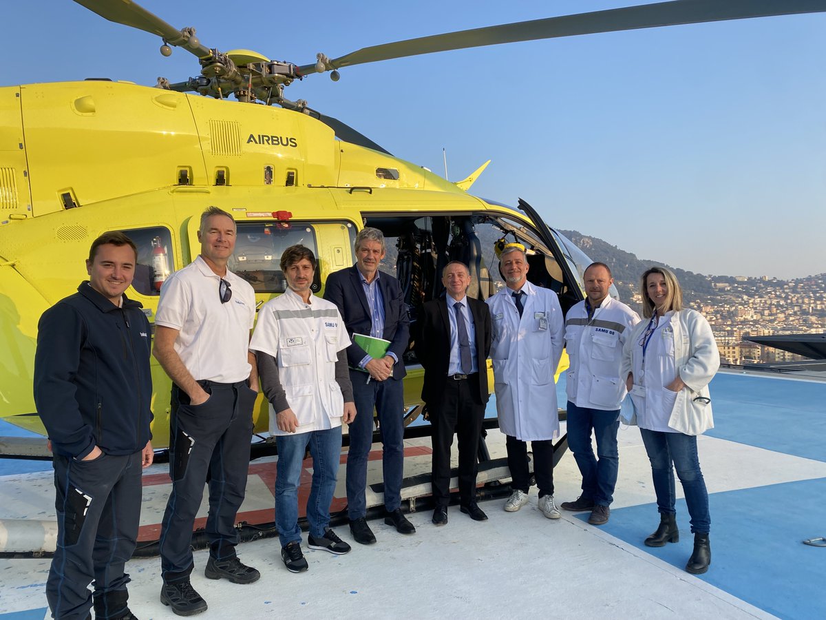 CHUdeNice's tweet photo. [A la découverte de nos pôles]
Rencontre de @RodolpheBourret, du Pr @LevrautJ et du Dr @berederisa avec les équipes du pôle #urgences des Drs Pierre-Marie Tardieux et Didier Giolito.
#CHUdeNice #hélistation #caissonhyperbare #CESU06 #NRBC #SAMU #CFARM #SMUR
@pimou06 @Didigadit https://t.co/zwQ1WBpeni