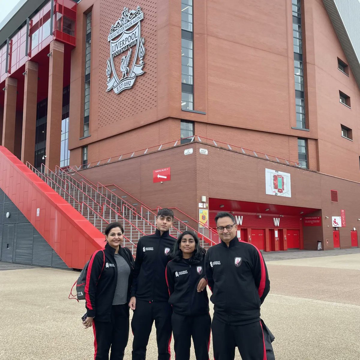 karachiunitedfc's tweet photo. For the past few days, we were at @LFC attending a Community Coaches' workshop to further reinforce our knowledge of 'The Liverpool Way' with sessions & meetings thanks to our amazing partners @StanChart ๐ต๐ฐ
#KarachiUnited #TrainTheTrainer #StandardCharteredPakistan #LFC #KUYouth https://t.co/AW9cBMHkZj