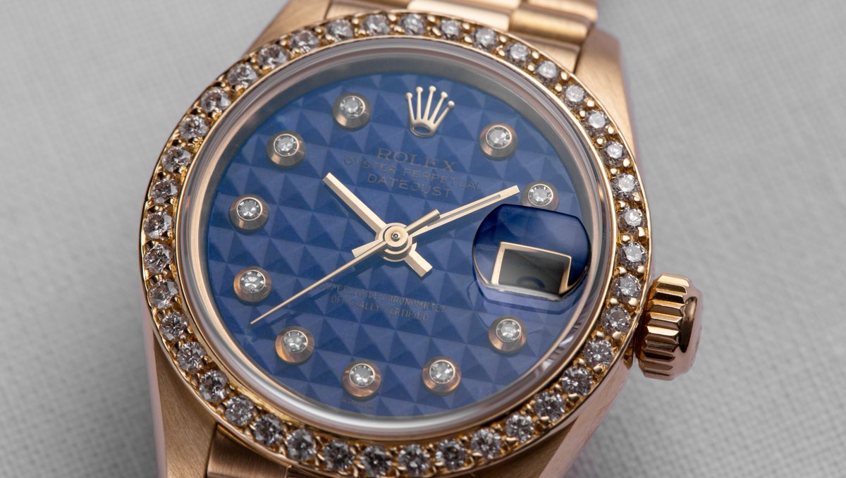 watchmaster's tweet photo. Do you have the same #watches taste as #Rihanna or #JenniferGarner? 😉 Are you a #Rolex #LadyDatejust lover?  

🛒 View the #watch model ref. 69178: https://t.co/7RKchLKWT0 https://t.co/og4D9gjOaA