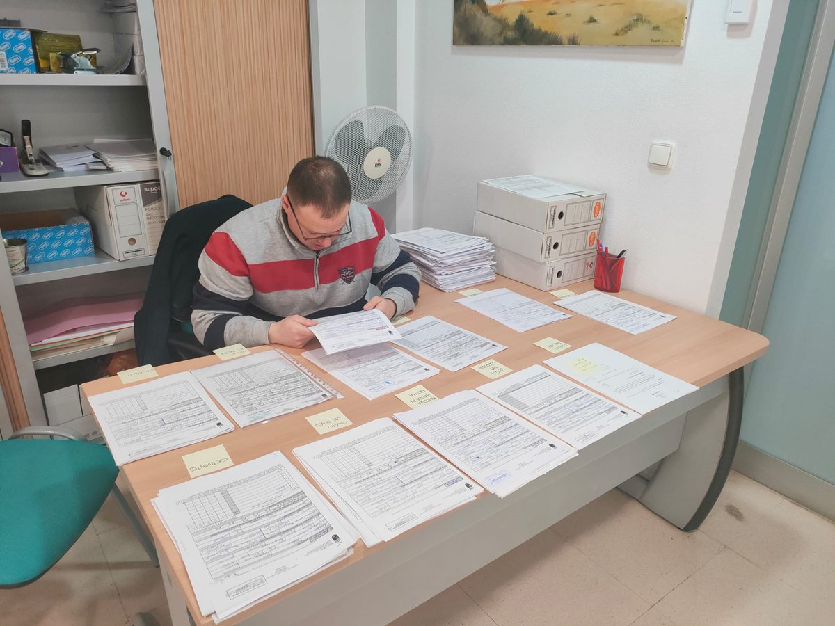 AstradeRMurcia's tweet photo. Ayer acompañamos a Miguel Antonio en su primer día de prácticas en la concejalía de educación de acuerdo al convenio que firmamos la semana pasada con el
@AytMolinaSegura
#InclusiónLaboral #Astrade https://t.co/pyPQEHfNYL