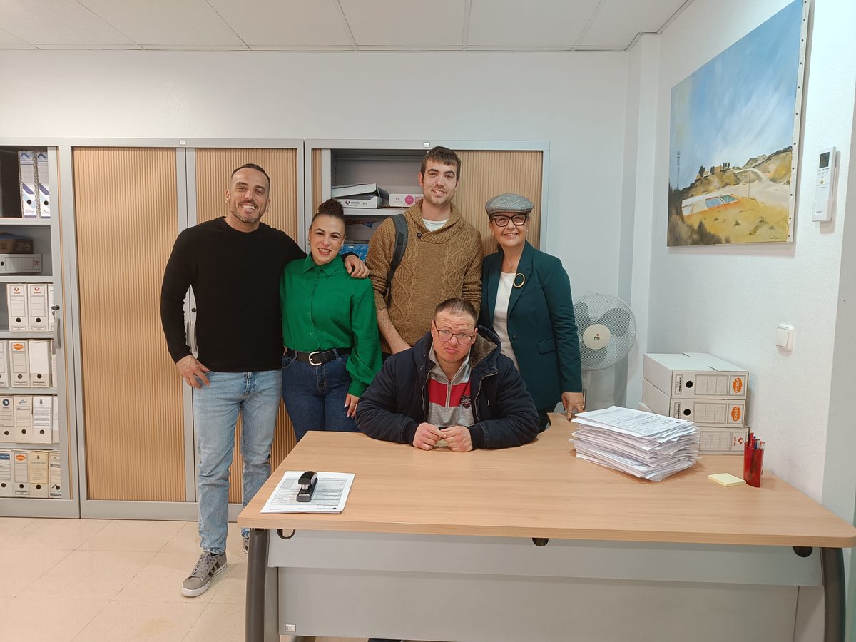 AstradeRMurcia's tweet photo. Ayer acompañamos a Miguel Antonio en su primer día de prácticas en la concejalía de educación de acuerdo al convenio que firmamos la semana pasada con el
@AytMolinaSegura
#InclusiónLaboral #Astrade https://t.co/pyPQEHfNYL
