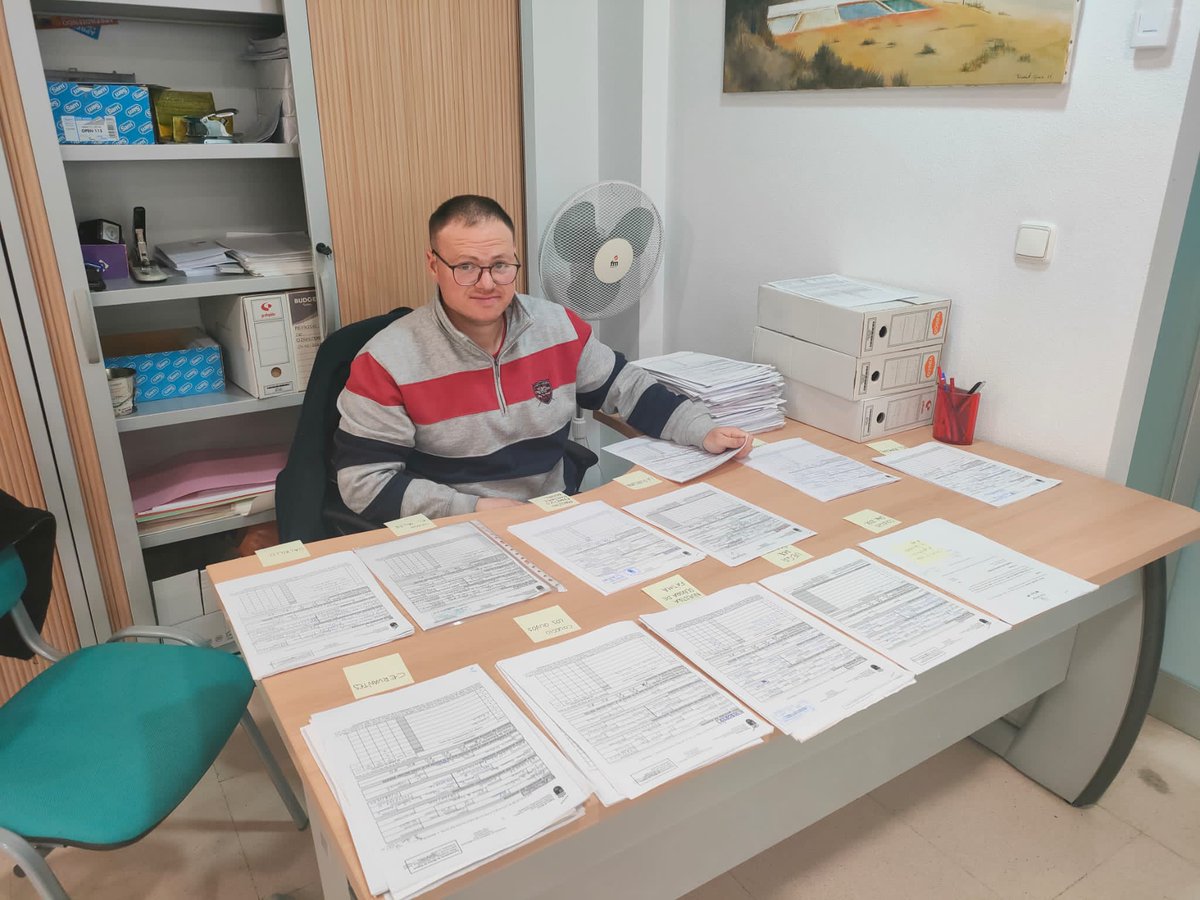 AstradeRMurcia's tweet photo. Ayer acompañamos a Miguel Antonio en su primer día de prácticas en la concejalía de educación de acuerdo al convenio que firmamos la semana pasada con el
@AytMolinaSegura
#InclusiónLaboral #Astrade https://t.co/pyPQEHfNYL