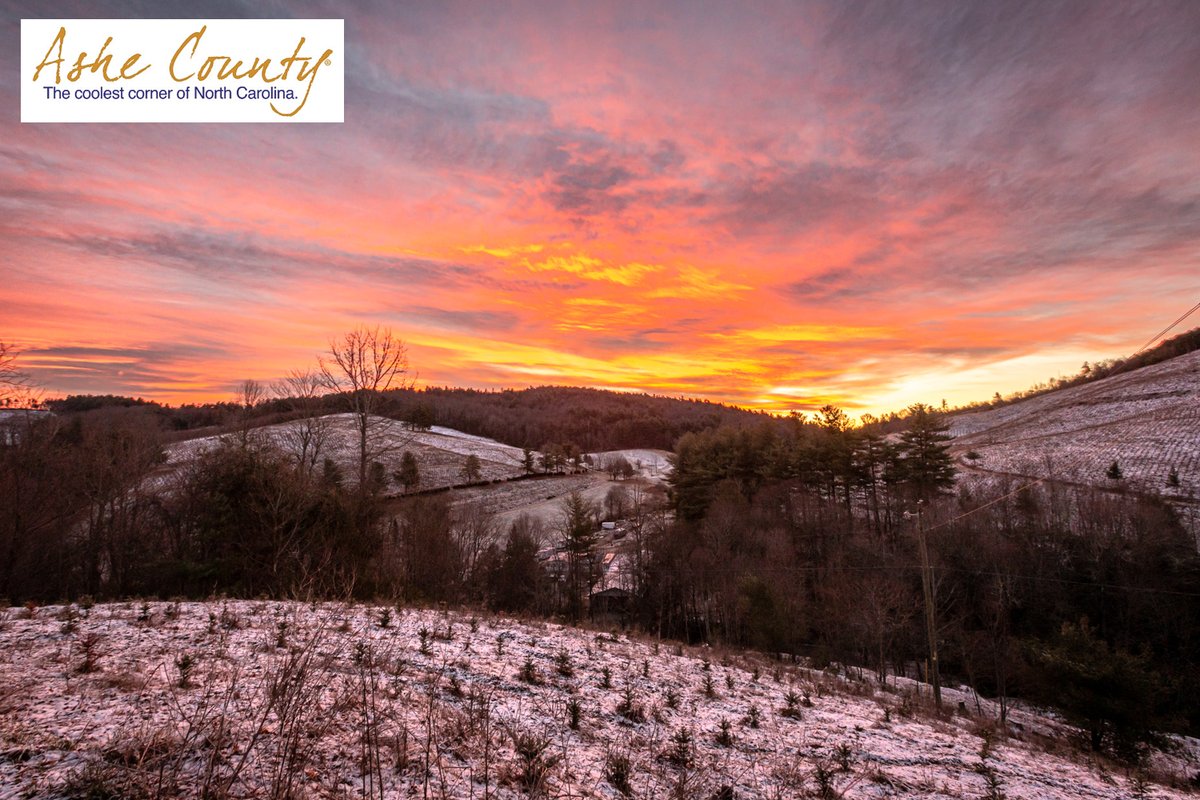 RealAsheChamber's tweet photo. Glorious Winter sunrise in the Coolest Corner! 😍

#ashecounty #ashecountync #visitashe #thecoolestcorner #westjefferson #blueridgeparkway #blueridgemoments #blueridgemountains #mountainlife #devilstairs #lovenc #canoethenew https://t.co/gqQaiEO3wI