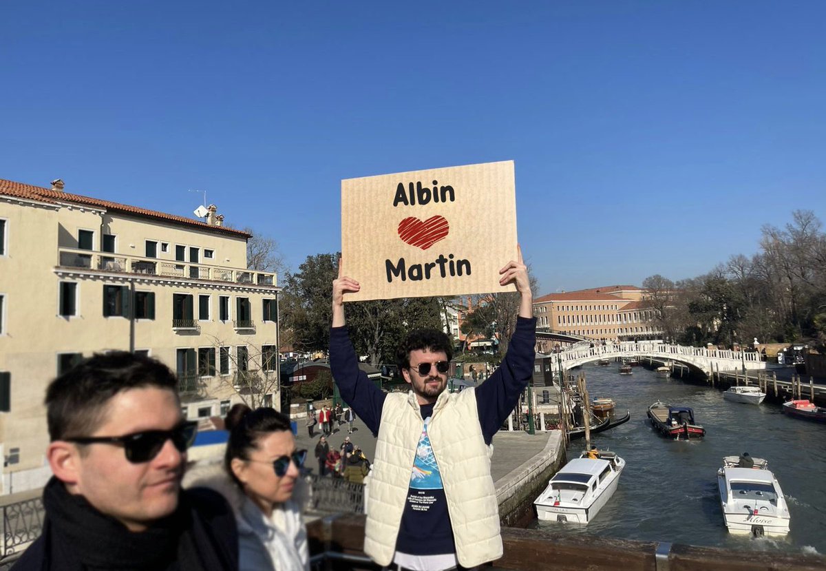 TrimSyla's tweet photo. Urime Shën Valentinin, Martin!

#TrimiMeParullë https://t.co/DF5zLdQHir