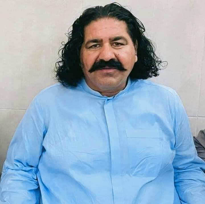AmanlahS's tweet photo. کا خداي کول لالي به راشي 
مه يي ګيډې  زلفي په خوب ليدلي دينه
#ReleaseAliWazir 
#PTMSymbolOfPeace https://t.co/jECGrGSE9l