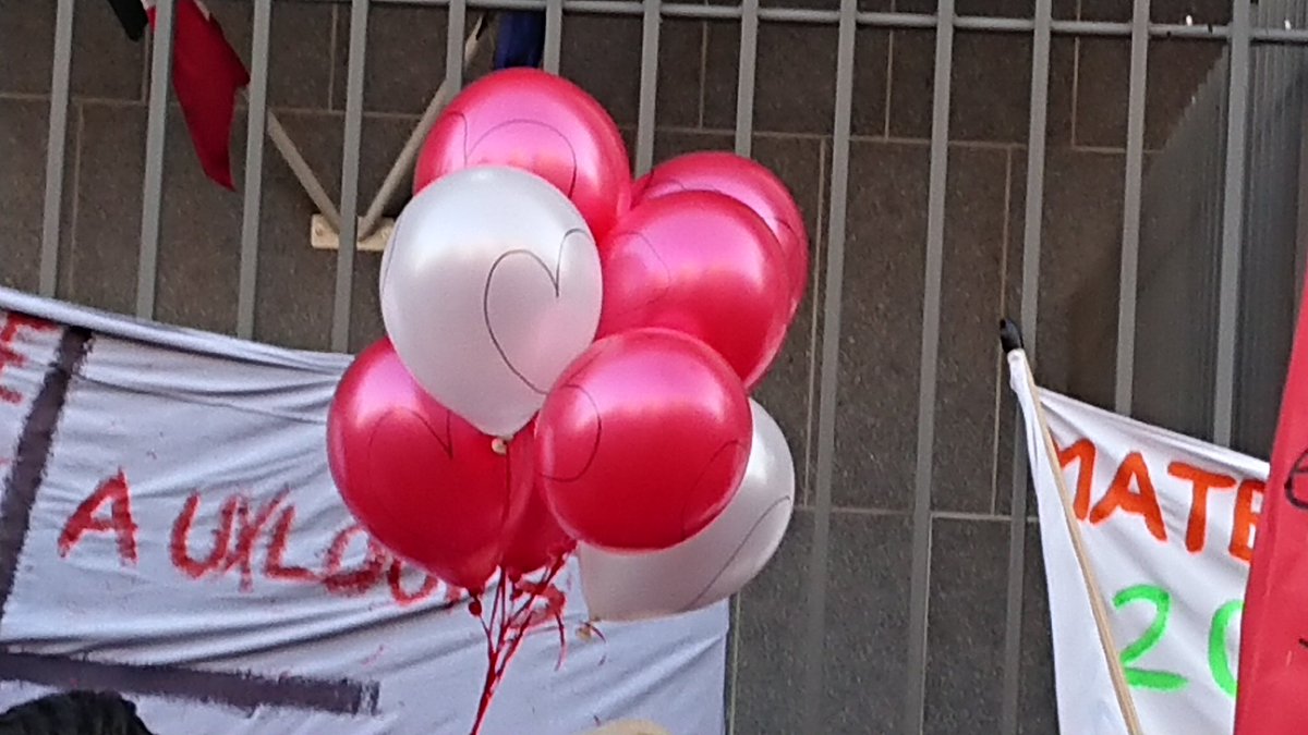 Pour défendre l'école publique, les cœurs brisés 💔 par les maux de l'école s'affichent à #Paris10
#jaimemonecolepublique
<a href="/FCPE_Paris/">FCPE Paris</a> <a href="/CKerrero/">Christophe Kerrero</a>
<a href="/pbloche/">Patrick BLOCHE</a> <a href="/algrain_paris10/">Algrain Eric</a>