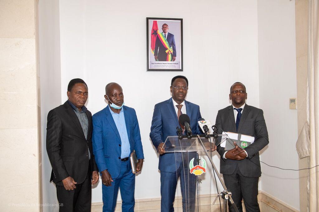 OOASWAHO's tweet photo. As part of his mission, @OoasWaho's DG was received in audience by His Excellency Umaro Sissoco Embaló @USEmbalo, President of the Republic of Guinea Bissau and current Chairman of @ecowas_cedeao Conference of Heads of State and Government on 13 February 2023. https://t.co/FRSpiODhPU