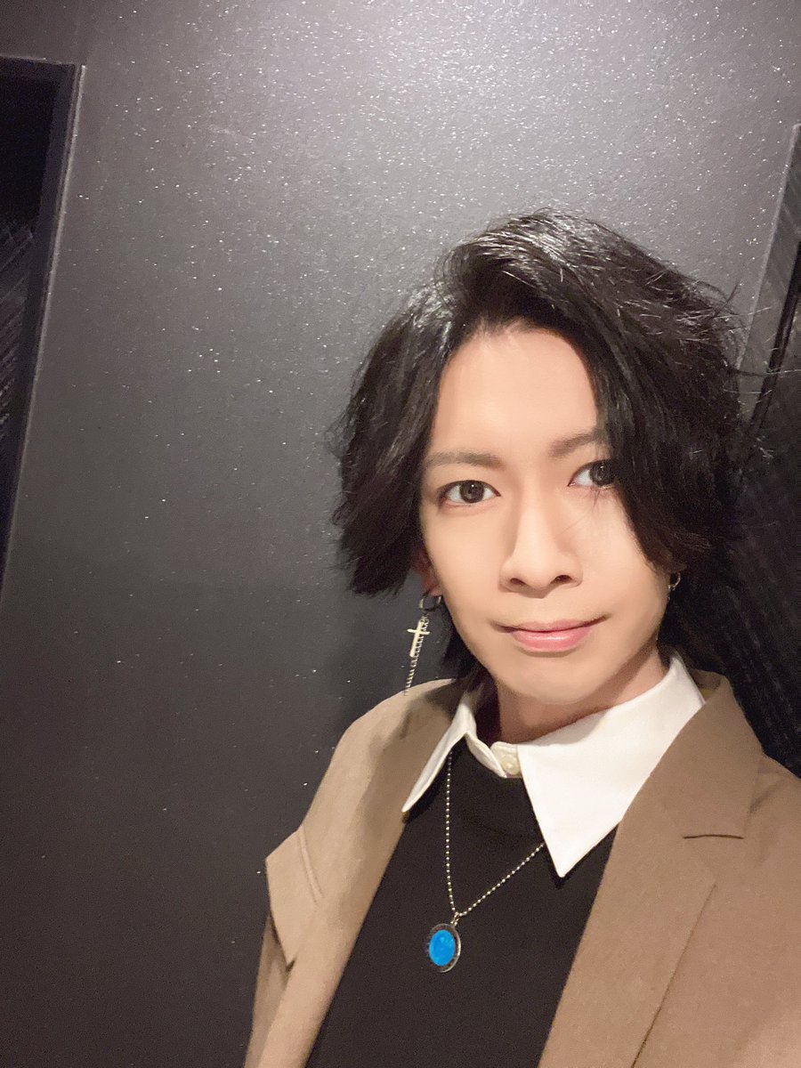 drmkou0206's tweet photo. ✨clubegg✨

本日も営業開始！！
ご来店心よりお待ちしております😇

皆様へハッピーバレンタイン🍫
素敵な夜となりますように🌟

 #CRAZYGROUP #clubegg #新宿歌舞伎町 #ホスト #イケメン #自撮り #雰囲気嫌いじゃないよって人いいね  #いいね返し  #いいねした人全員フォロー  #フォロバ100 https://t.co/7XZQTPtcgH