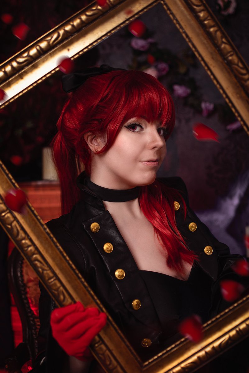 Beauty is devotion. 🌹

Happy #ValentinesDay / #SingleAwarenessDay (if Joker didn't pick you and hangs out with Ryuji instead 🤡). But don't worry, I'm here to steal your ❤️ and take care of it.

📷 @capudor 
At KireiCosStudio
Violet/Kasumi by #Persona5Royal