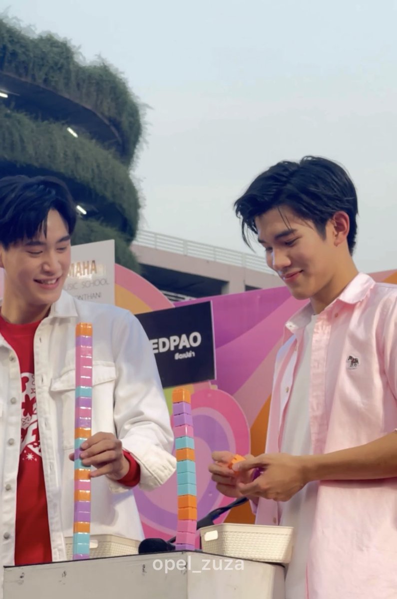 opel_zuza's tweet photo. แกมาดูเจมีไนน์เอ็นดูเพื่อนสนิทมากงง มาต่อเลโก้เรียงดูว่าใครชนะ โฟ้ดตัวแสบไม่ยอมกดลงไปกลัวแพ้ ละดูสายตาเจมมองดิ โอ๋ๆๆ ไม่เป็นไรด้วย ละน้องโฟร์ทอ้อนเจมแรงมาก แกคุณหนูขิตละ บาย น่ารักว่ะจมนฟ y_____y 🧸💖👶🏻

#CentralUdonXGeminiFourth
#เจมีไนน์โฟร์ท #Gemini_NT #Fourthnattawat https://t.co/TS0ERdr5YB