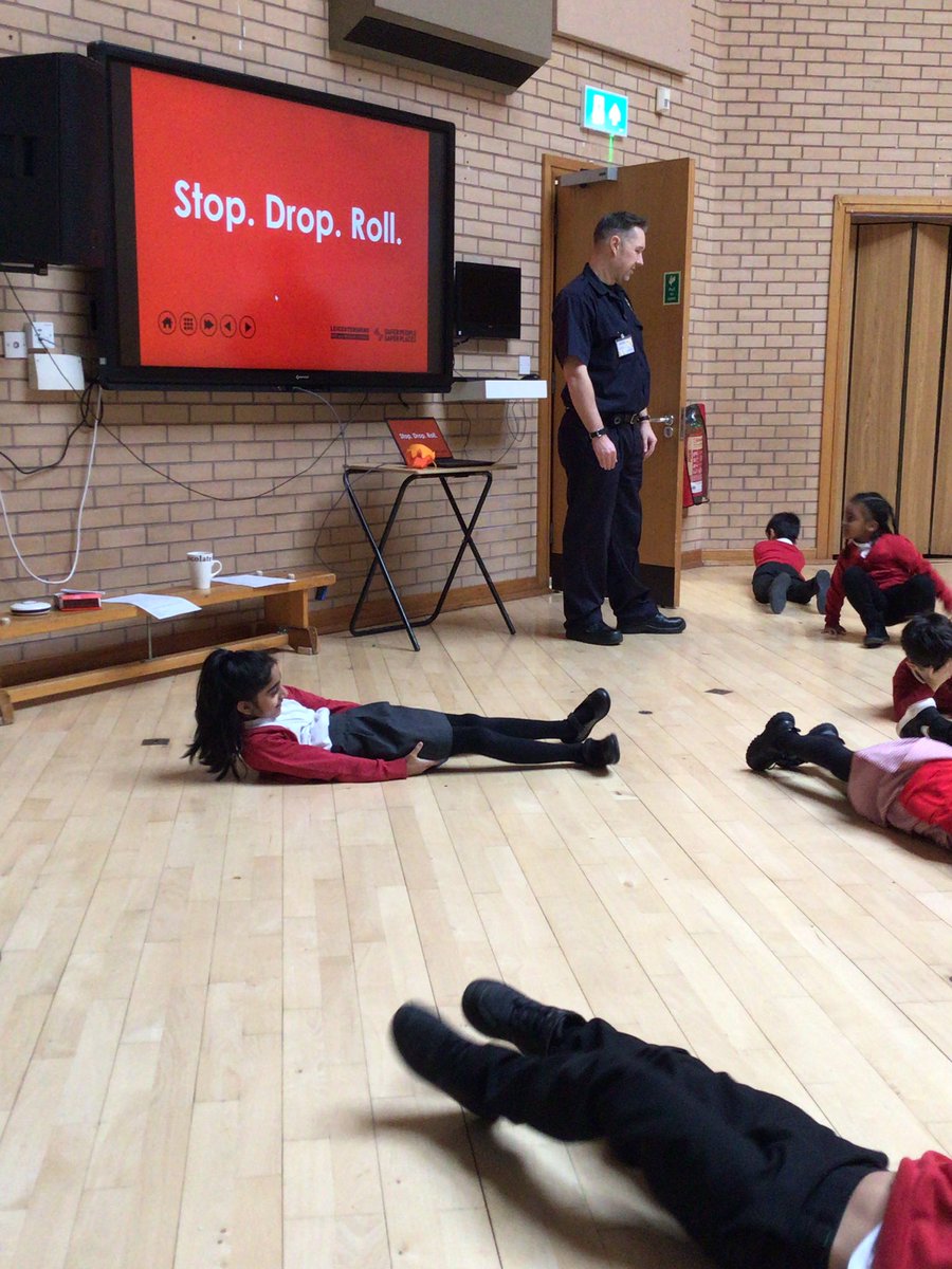 MrsBeckKMPA's tweet photo. Thank you for the informative presentation @LeicsFireRescue The children in Year 1 now know how to keep safe if there is a fire 🔥 @kestrelmead https://t.co/EdaAfIwIVU