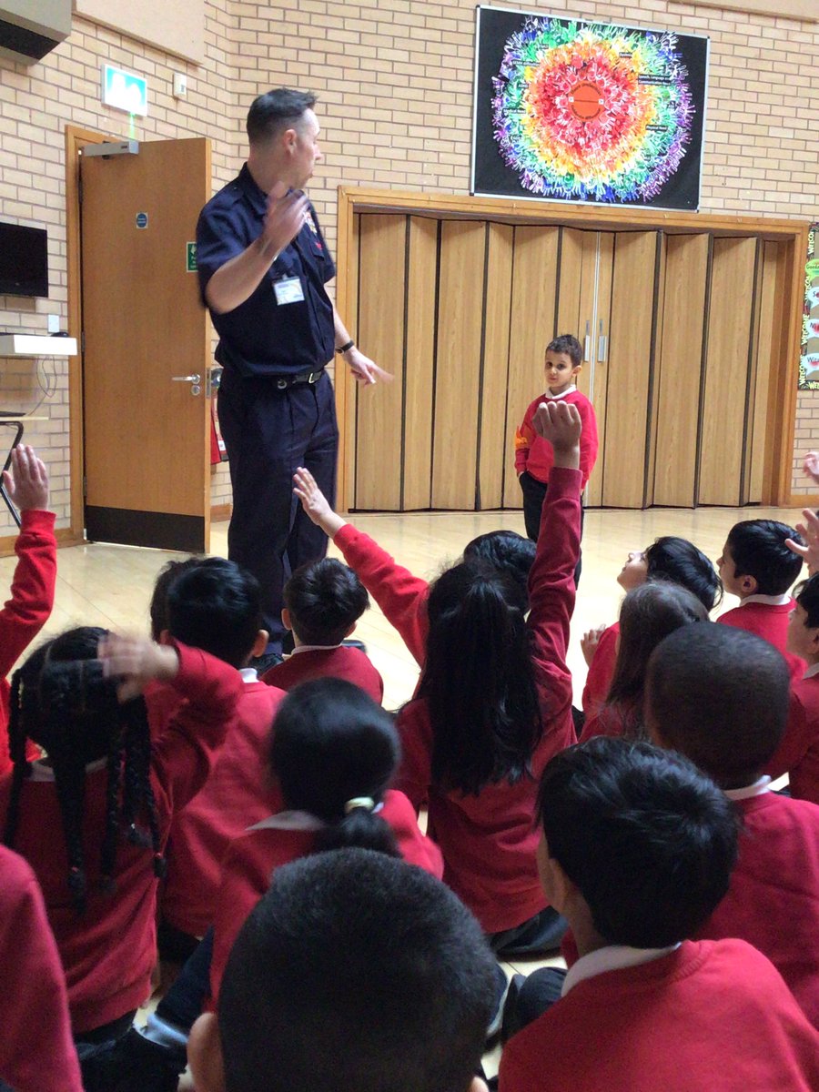 MrsBeckKMPA's tweet photo. Thank you for the informative presentation @LeicsFireRescue The children in Year 1 now know how to keep safe if there is a fire 🔥 @kestrelmead https://t.co/EdaAfIwIVU