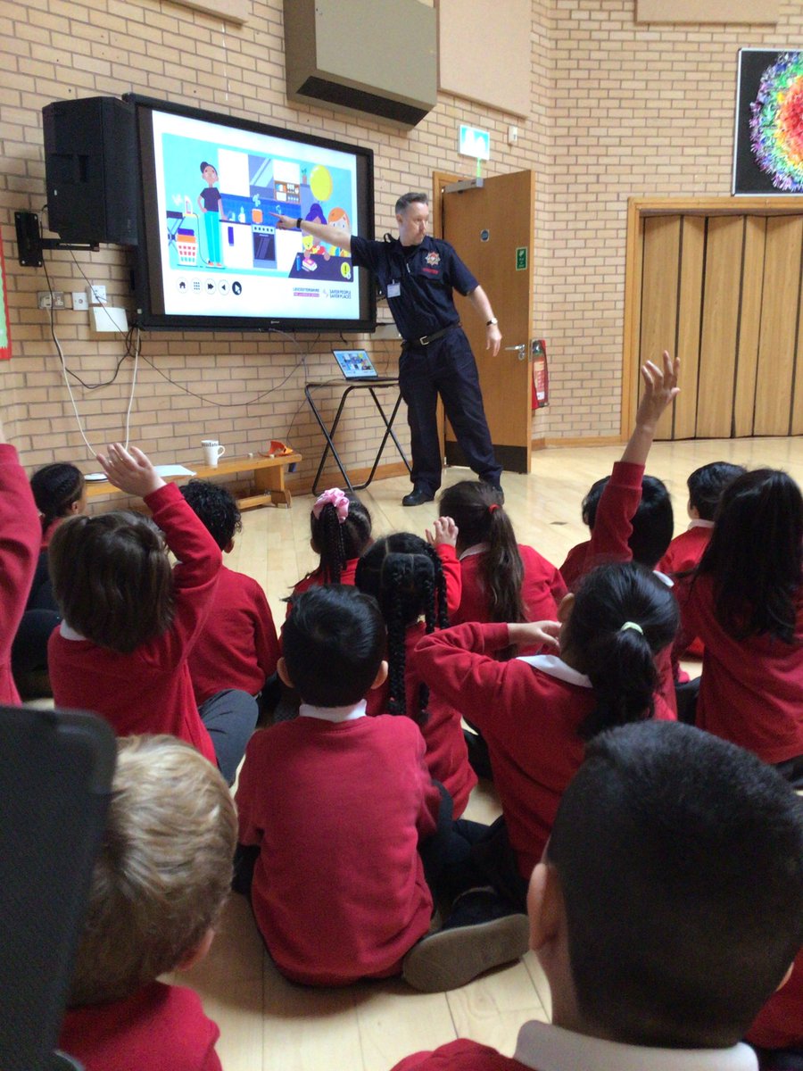 MrsBeckKMPA's tweet photo. Thank you for the informative presentation @LeicsFireRescue The children in Year 1 now know how to keep safe if there is a fire 🔥 @kestrelmead https://t.co/EdaAfIwIVU
