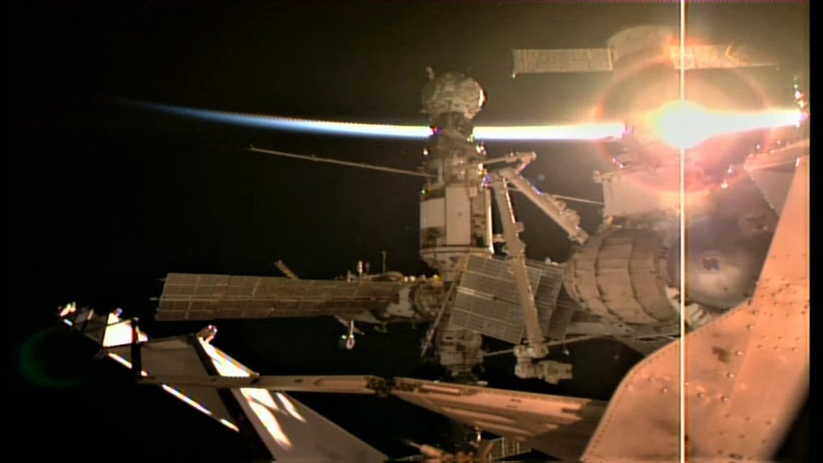Next_Gen_Space's tweet photo. 🔴📢#ISS #CanadArm2 on it's way to inspect #ProgressMS21 #Leak today--On the move, #ISS just entered orbital night👇👇👇
Watch #live  #ISSlive #chat  #tracker #Earth #Views 
https://t.co/RnIDaJ1OIl https://t.co/bR9hnR2S6f
