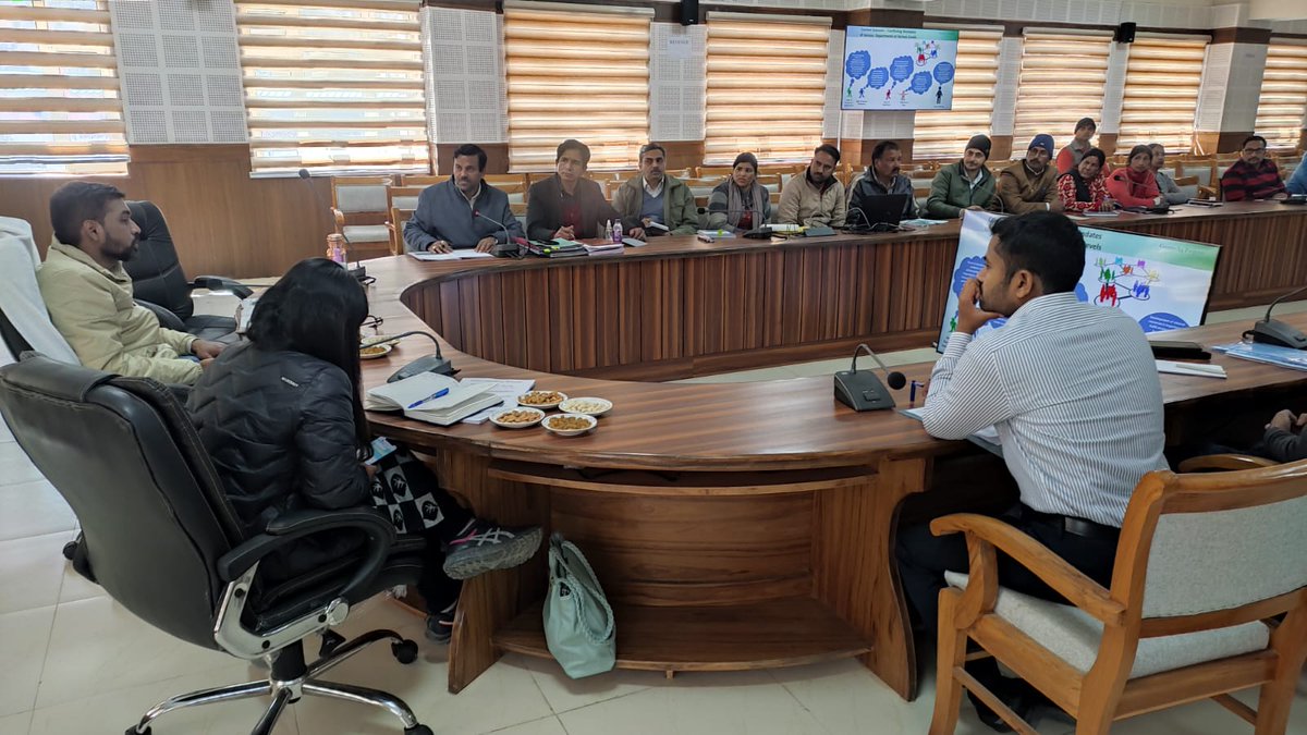 cdo_pauri's tweet photo. Under the chairmanship of District Magistrate Sir , the half-yearly meeting of the Technical Guidance Committee of the sixth phase of the Green Agriculture Project was organized. 
@basava_ias @SecyRDUK @MoRD_GoI #vikasvibhagpauri https://t.co/dI9msoU6Do