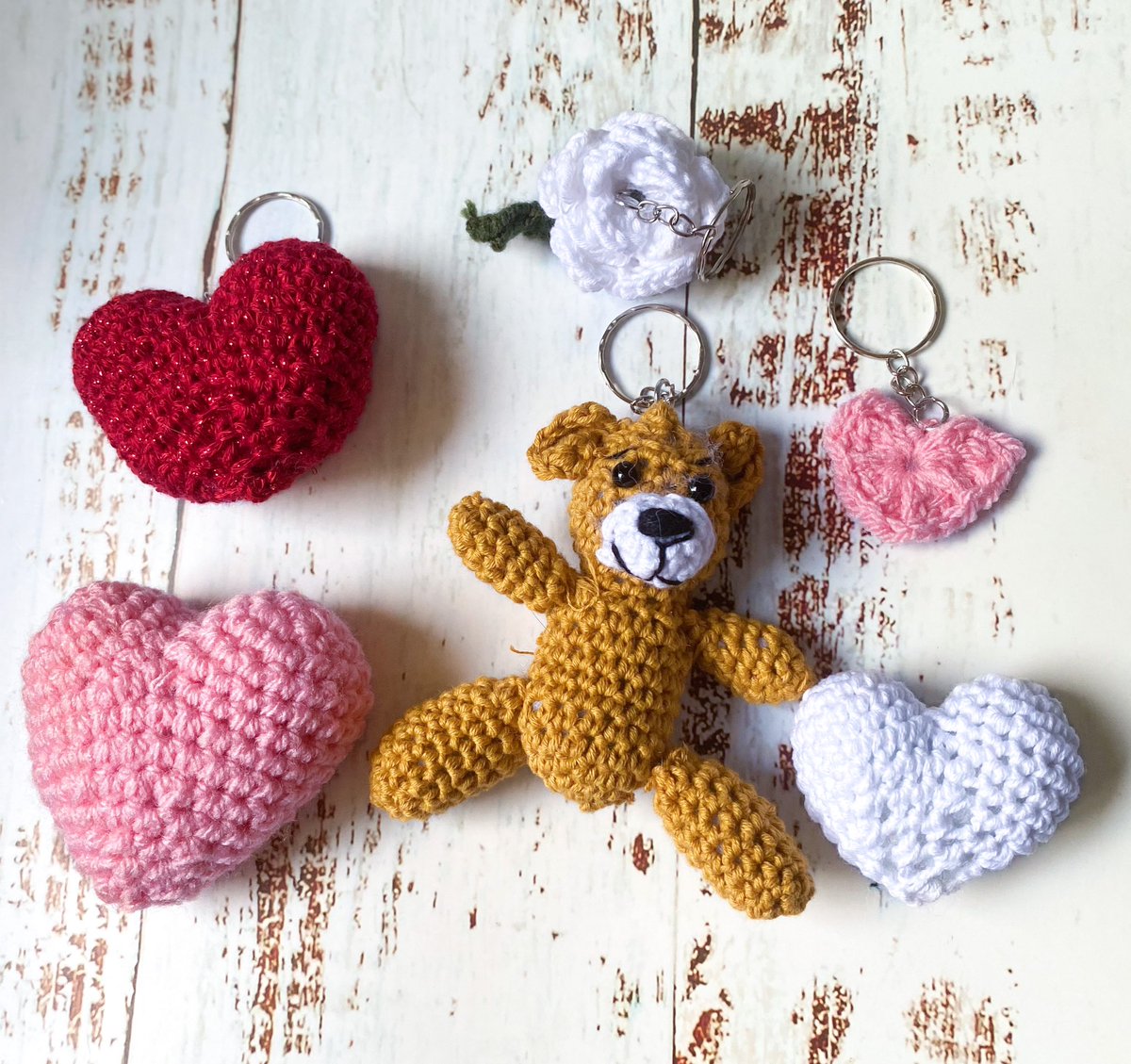 CrochetPot's tweet photo. Valentines themed keyrings and pocket hearts ❤️🥰🪄🌟🧶 xx #thecrochetpot #crochetmagic #handmade #handmadegifts #crochetgifts #uniquegifts #keyrings #pockethearts https://t.co/51WSoZRemY