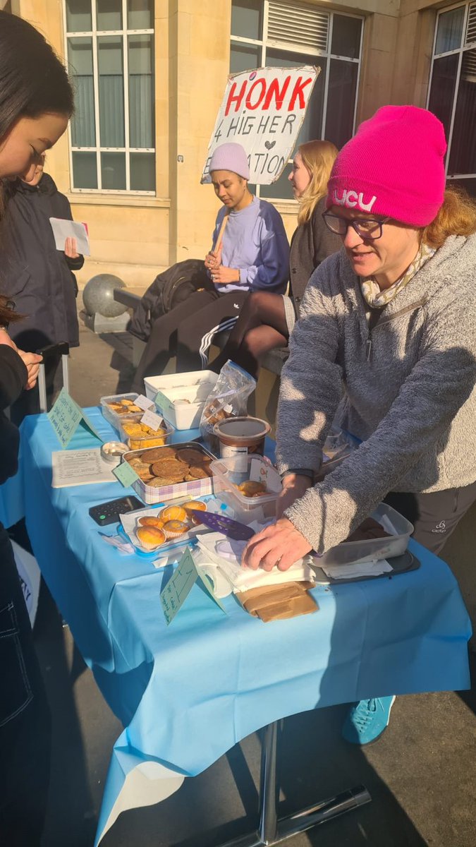 UcuWaterloo's tweet photo. Roses are red
Inequality & neoliberalism make us blue
Cakes can be sweet
And so are @ucu
Come along & buy our anti-neoliberal cakes & support the strike fund @KCL_UCU
#anotheruniversityispossible
#ucucakesRISING https://t.co/2JskMLRKu4