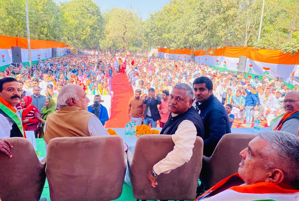 INCUdaiBhan's tweet photo. अमित यादव जी को दूसरी बार इंटक हरियाणा का प्रदेश अध्यक्ष चुने जाने पर ढेरों बधाई एवं शुभकामनाएं।

हमें विश्वास है कि आप आगे भी ऐसे ही मज़बूती के साथ प्रदेश के कामगारों के हितों की आवाज बुलंद करते रहेंगे।
@AmitYadavIYC https://t.co/HalpFFNy7S