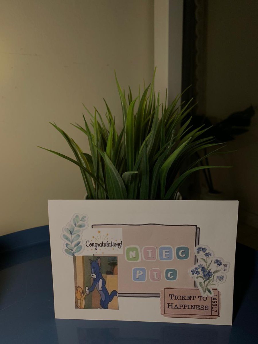 Entertaining220's tweet photo. Congratulations 🥳✨✨
الفائز معنا بالفعالية السابقة 
" في مشاركة صوره لاجواء المذاكرة 📚"
سيتم التواصل معك لاستلام الجائزه 🎁🤍! 
@MrhassanX https://t.co/AFdu1e6SEu