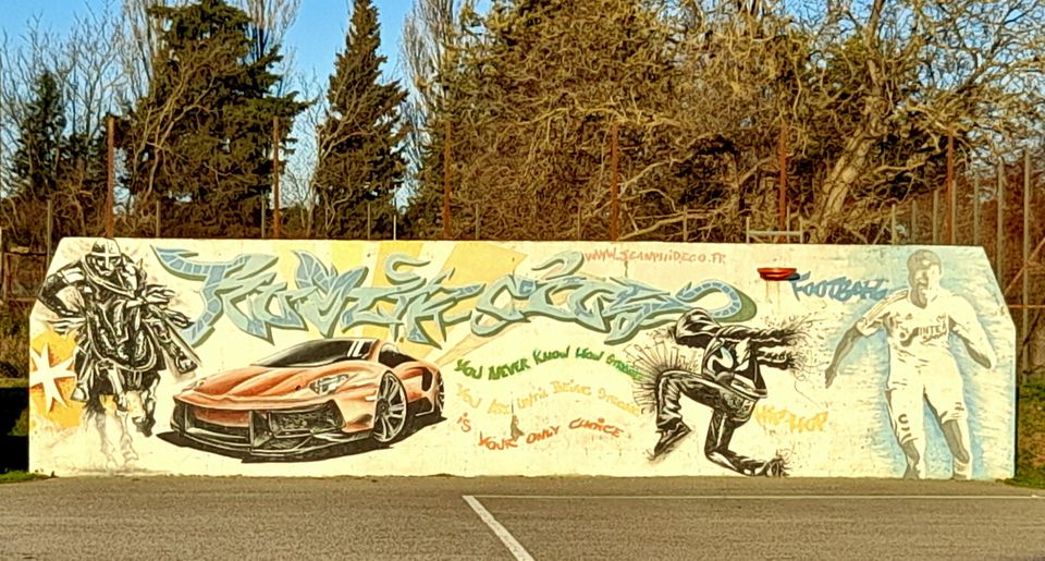 Carcassonnais's tweet photo. #streetart dans le village de Rustiques 😃
#rustiques #aude #occitanie #carcassonne #france https://t.co/fLjRb6ZX0d