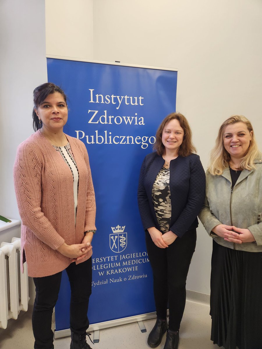 Hatching up Polish-Canadian Health Services Projects about EMS with the two Dr Iwonas! Great visit last week <a href="/IZPwKrakowie/">Instytut Zdrowia Publicznego WNZ UJ CM</a>
<a href="/JagiellonskiUni/">Uniwersytet Jagielloński</a>