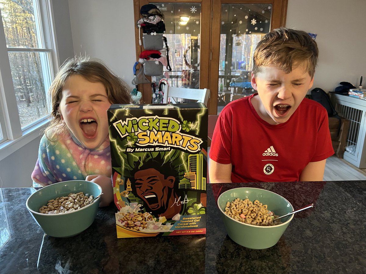 jstang97's tweet photo. Trying to out scream @smart_MS3 ! @plbsports #WICKEDSCREAMCHALLENGE https://t.co/xtrRvinHwO