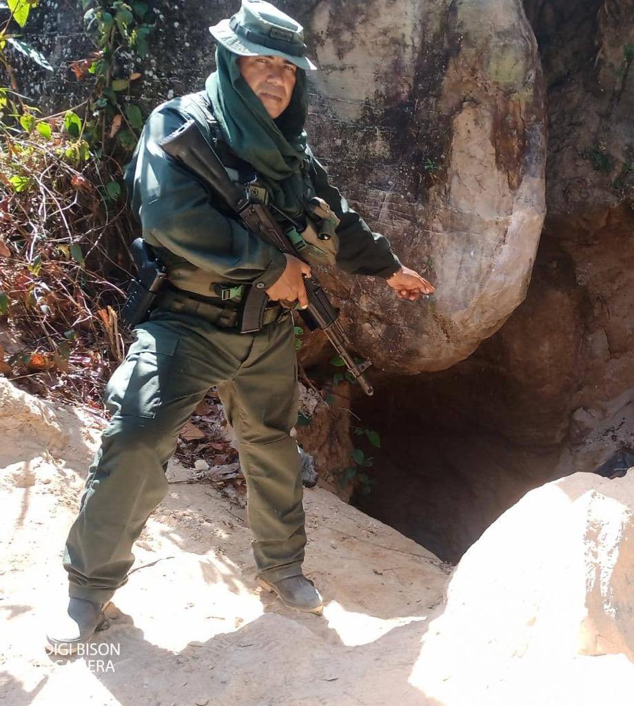 dhernandezlarez's tweet photo. #FANB desplegada en el estado Bolívar, desmantelando campamentos de minería ilegal en zonas protegidas por el Estado que irrespetan el ordenamiento territorial y contaminan el ambiente. https://t.co/u8JW8335sc