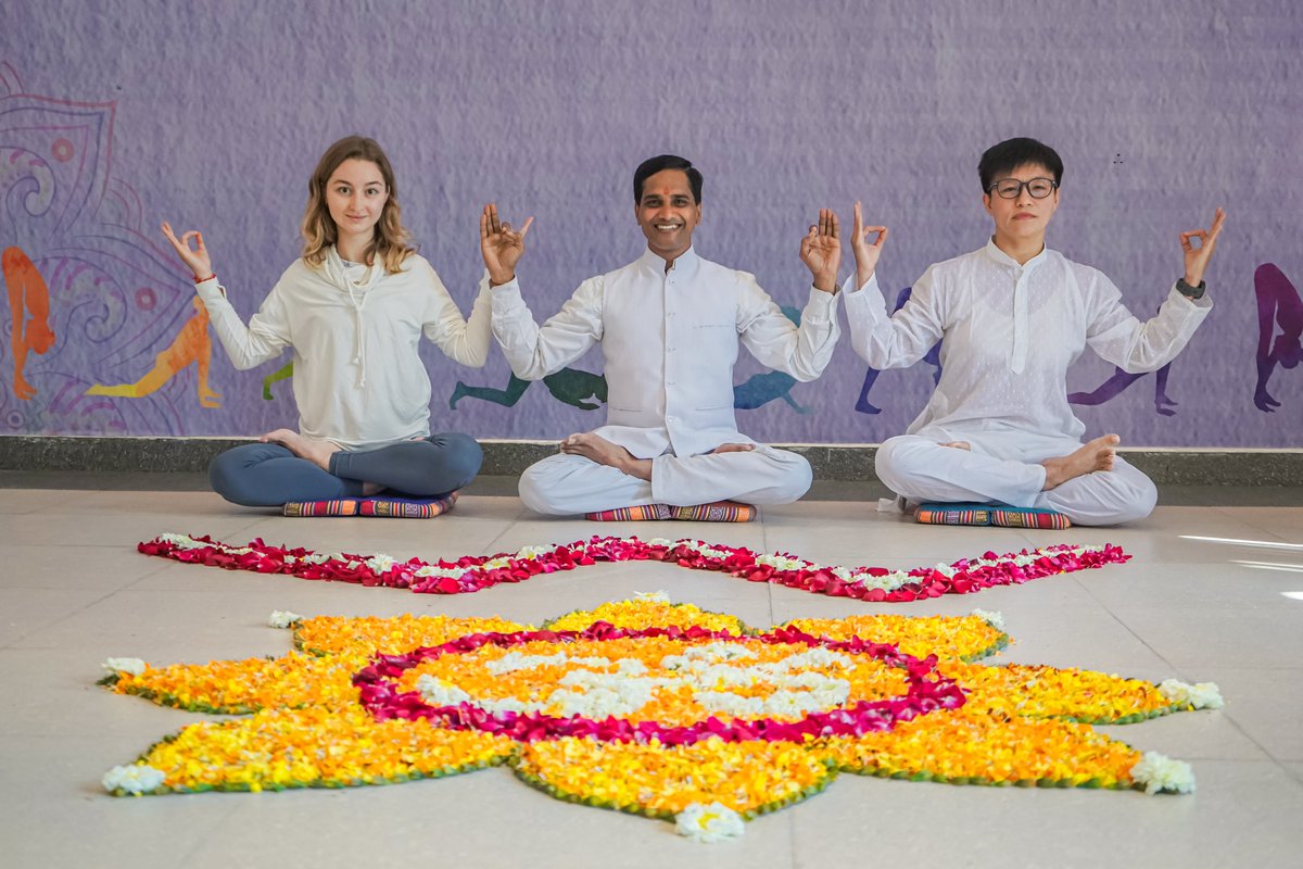 hoyogaschool's tweet photo. ๐ง ๐๐๐๐ ๐๐๐๐๐๐๐ ๐๐๐๐๐๐๐๐ ๐๐ ๐๐๐๐๐๐๐๐ ๐ง
Each day is a new beginning, the chance to do with it what should be done and not to be seen as simply another day to put in time.
.
.
.
.
.
.
#yoga #hariomyogavdiyaschool #200houryogacourse #benefitsyoga https://t.co/Bd1sUzYuse