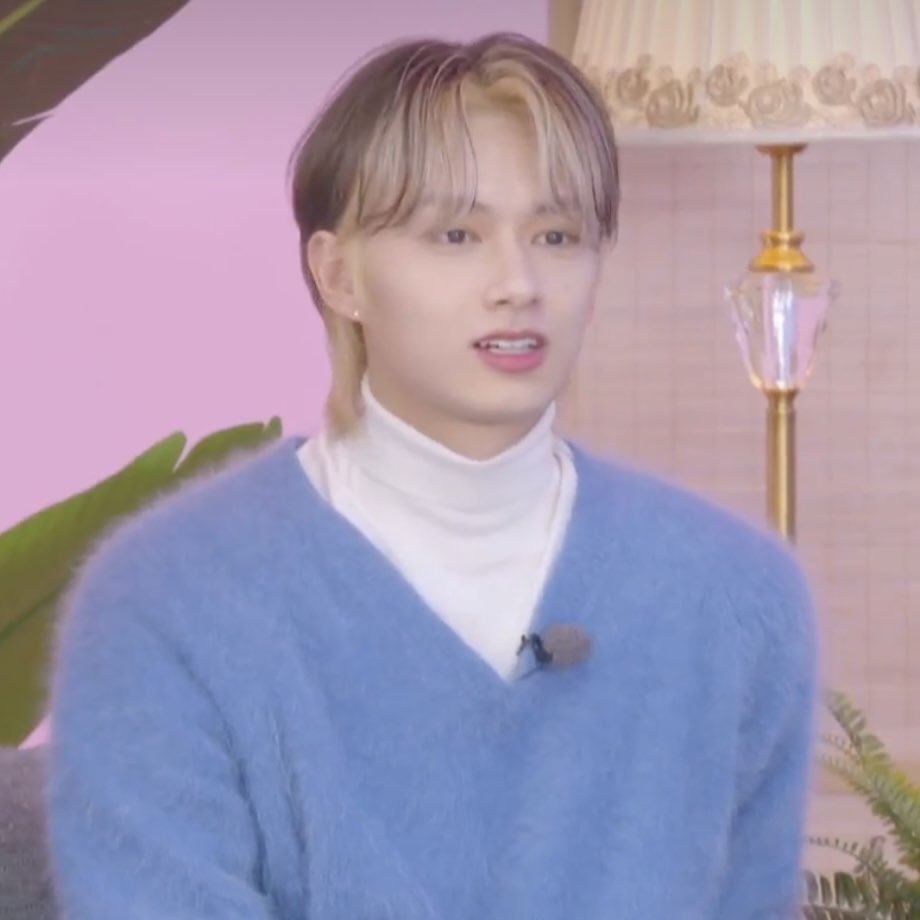 TWO TONED HAIR JUNHUI, YOU'RE SO BEAUTIFUL 😭