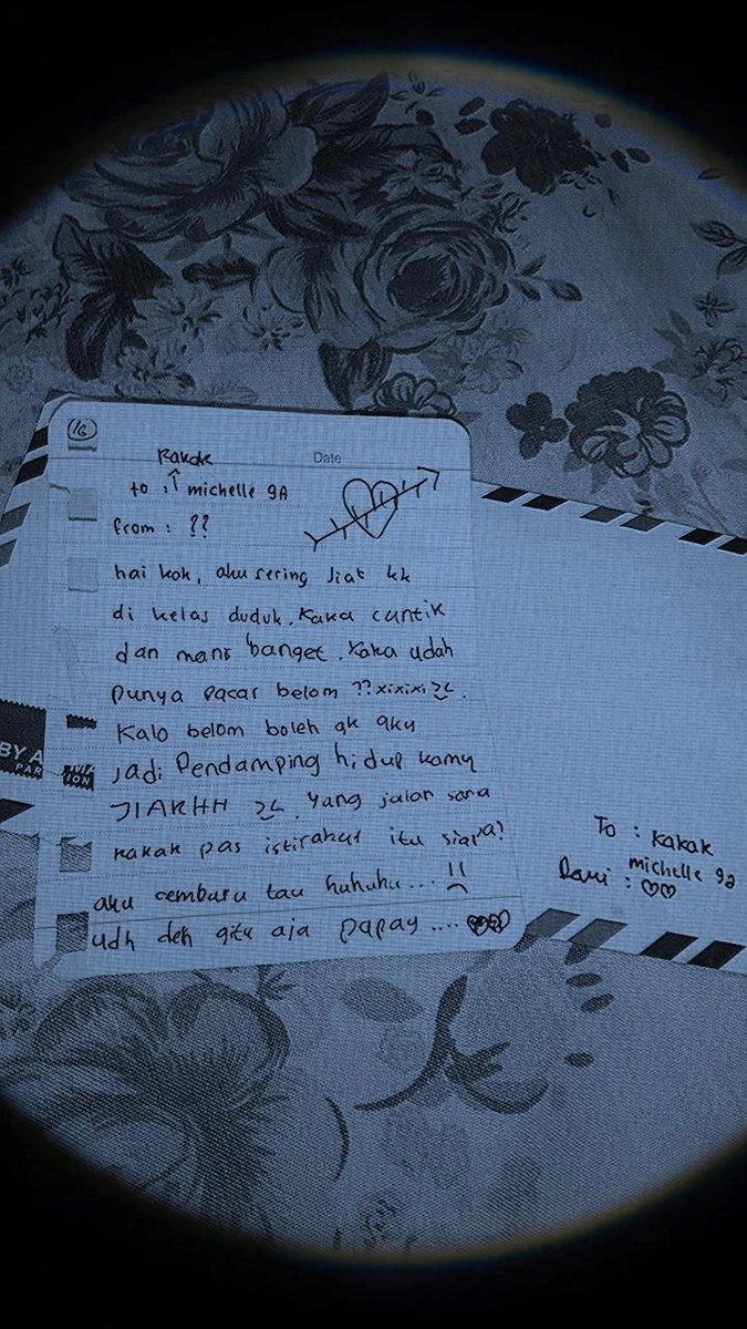 zienification's tweet photo. MO CERITA!
kan OSIS skolah ku bikin kayak surat2 gitu buat dikasih ke temen, crush, pacar, pkknya siapa ajaa. Nah aku dapet tuh surat anonymous, terus abis aku baca ak salting gituu kann😭😭 Eh TERNYATA suratnya dari bestie aku (mreka emang niat ngeprank) seketika cmn bisa senyum https://t.co/RKrpr9hYX0