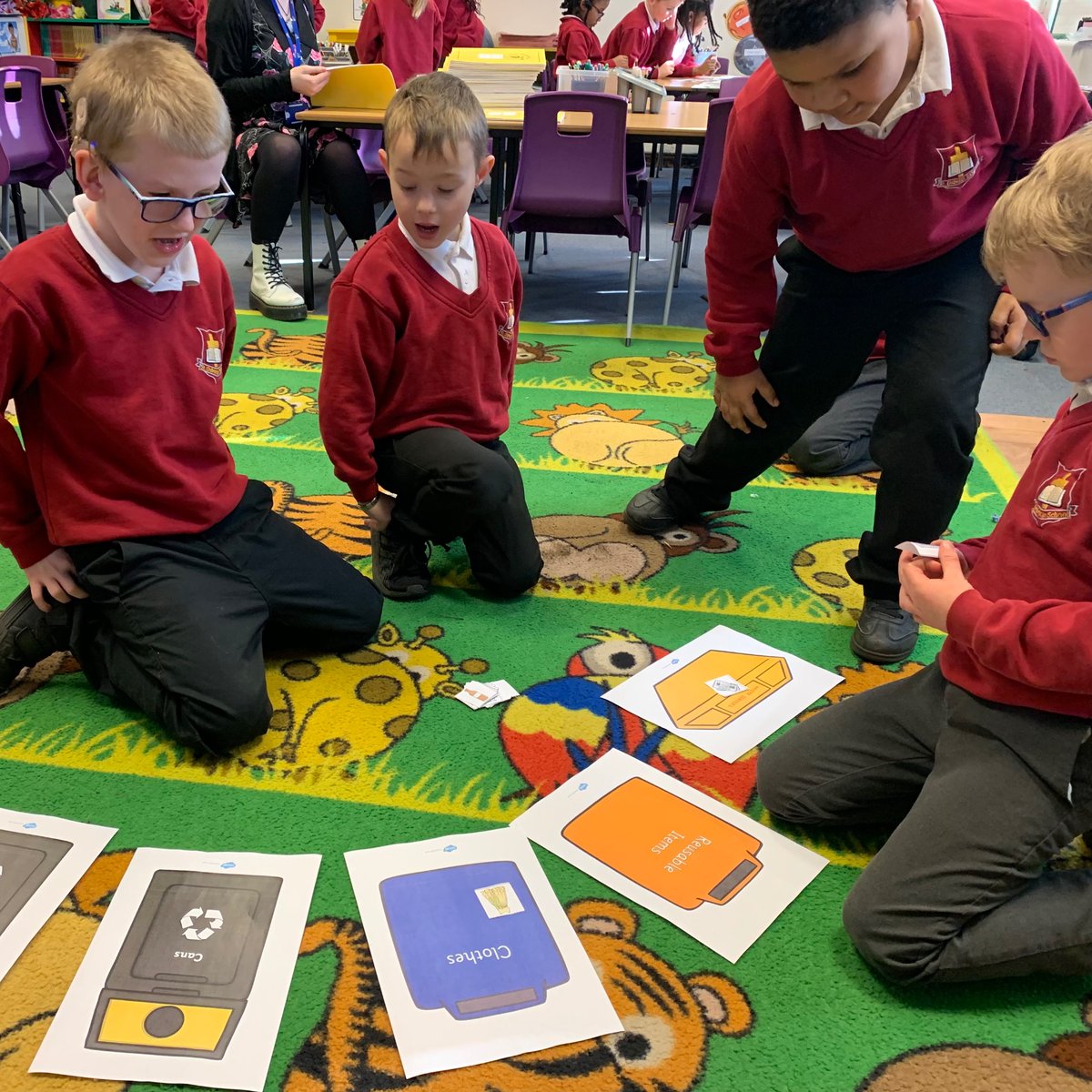 SaintOsburgs's tweet photo. Y2 Scientists finished off our ‘Everyday Materials’ unit by exploring the world of recycling. We’ve brought home battery recycling boxes and, once filled, will add them to our collection point outside the school office. #bigbatteryhunt #everydaymaterials https://t.co/kXtZkUH5qz