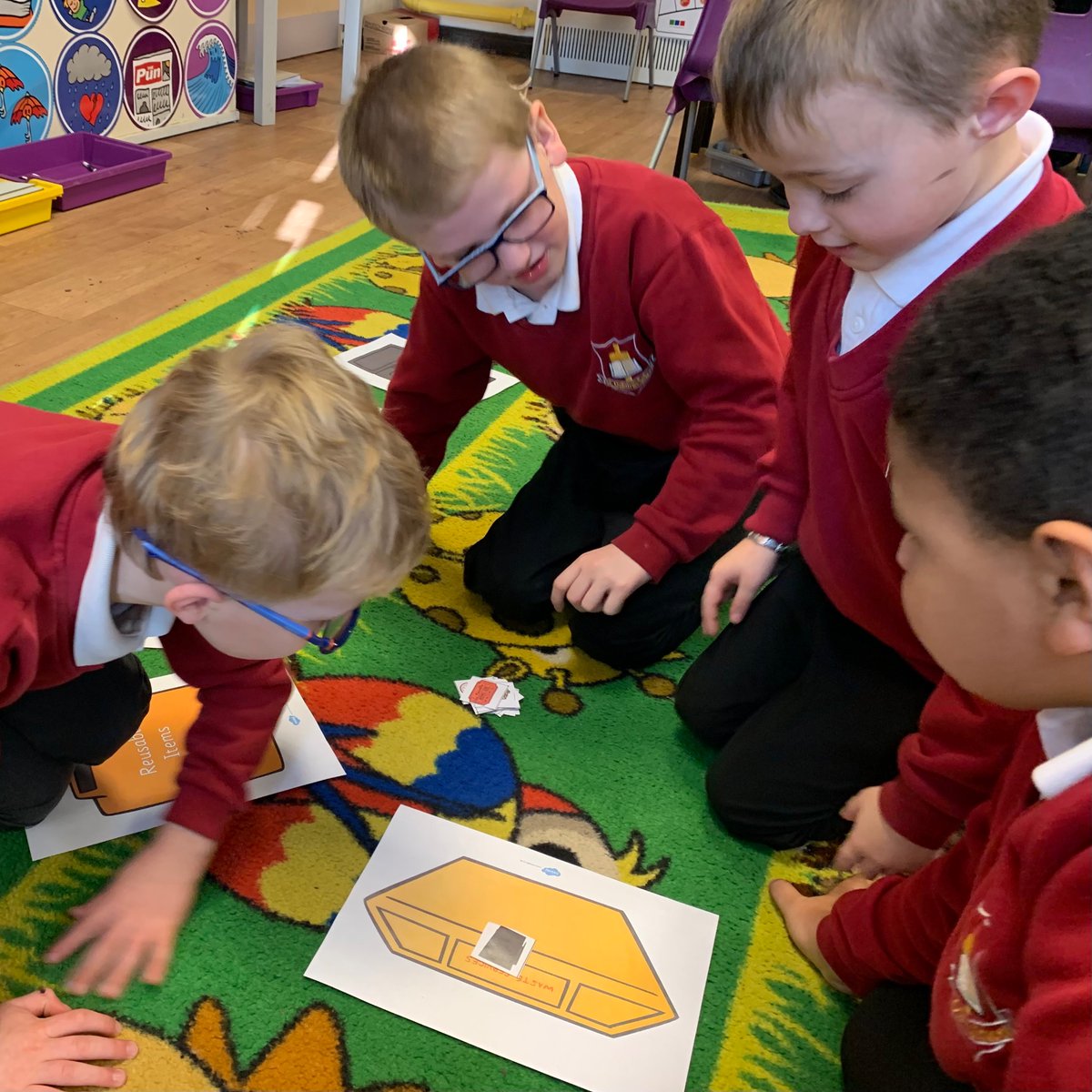 SaintOsburgs's tweet photo. Y2 Scientists finished off our ‘Everyday Materials’ unit by exploring the world of recycling. We’ve brought home battery recycling boxes and, once filled, will add them to our collection point outside the school office. #bigbatteryhunt #everydaymaterials https://t.co/kXtZkUH5qz