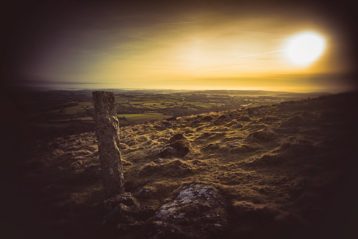GlavindStrachan's tweet photo. The #BoundaryPost at #FoxesHolt on the edge of #CosdonHill on #Dartmoor the other morning ๐ ๐ท #dartmoorphotographer #dartmoorphotography #moodylandscapes #devonphotographer #visitdartmoor https://t.co/T6vyavhnzJ