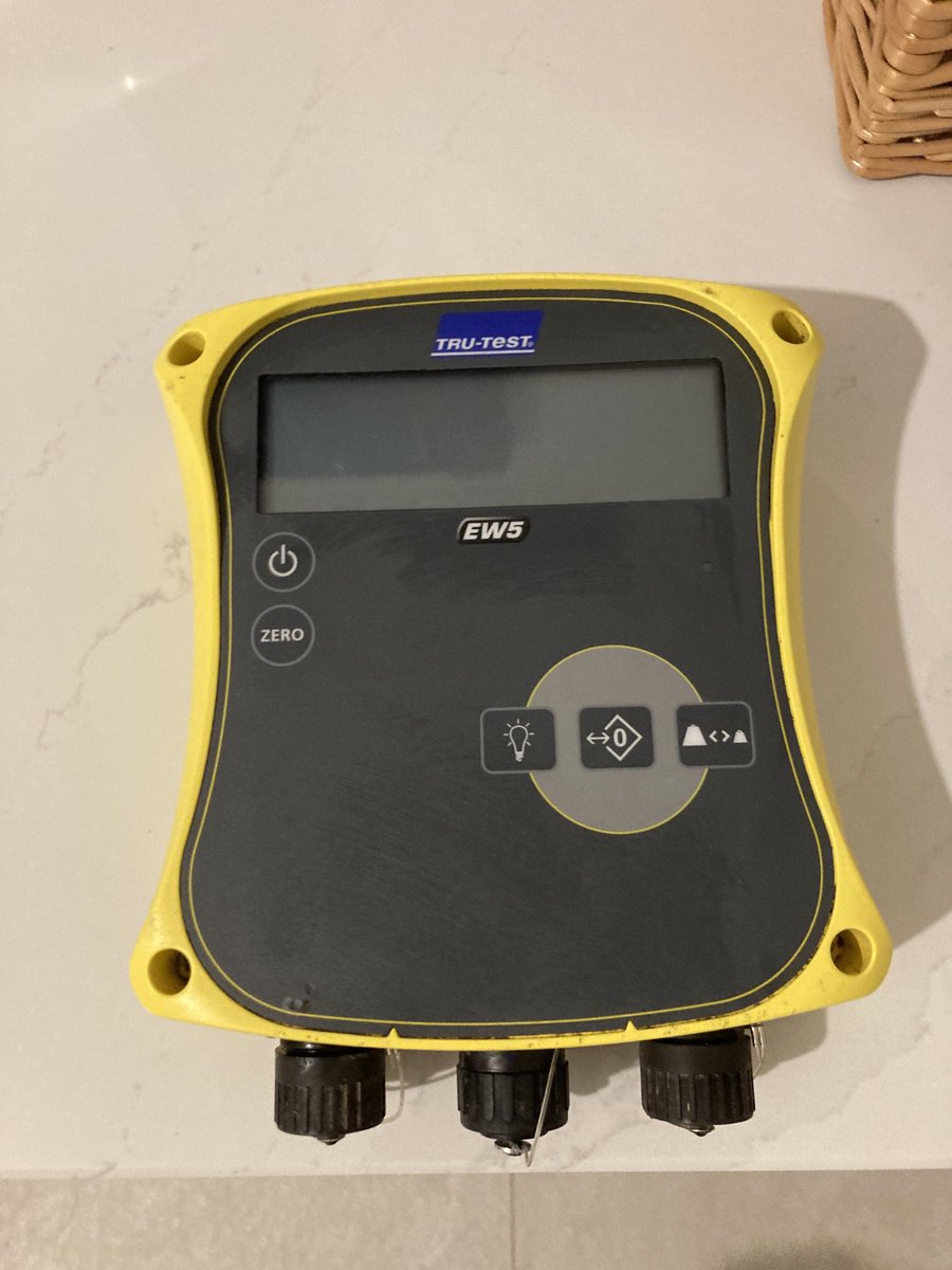 shaneburke12's tweet photo. Tru test Eziweight 5 for sale. In perfect working order with charger and bracket . Upgraded reason for selling . Dm for more info . Retweets appreciated https://t.co/HyD6wAkpFb