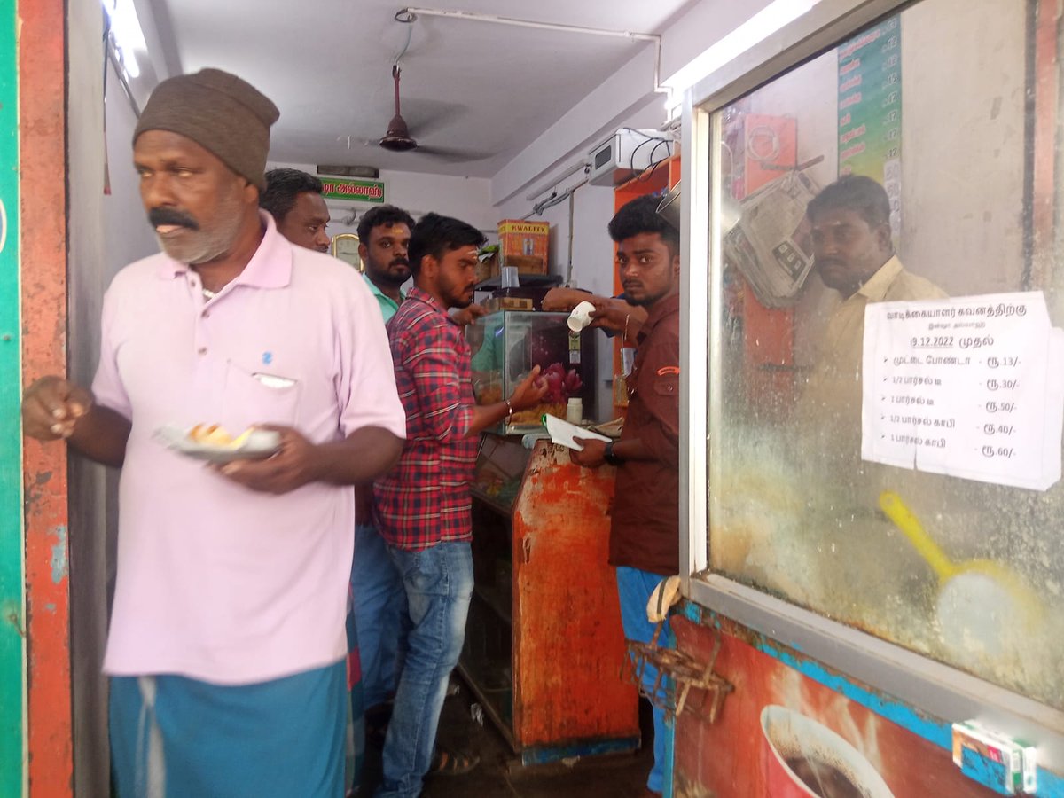 DharapuramM's tweet photo. தாராபுரம் நகராட்சியில் சர்ச் ரோடு கடைக்கு பிளாஸ்டிக் விழிப்புணர்வு ஏற்படுத்தப்பட்டது.  #My_Waste_My_Responsibility @SwachhBharatGov

 @SwachSurvekshan

@MawsTamilNadu

 @MoHUA_India

@RoopaMishra77

@HardeepSPuri

@piutpr https://t.co/uIAdpABH7i