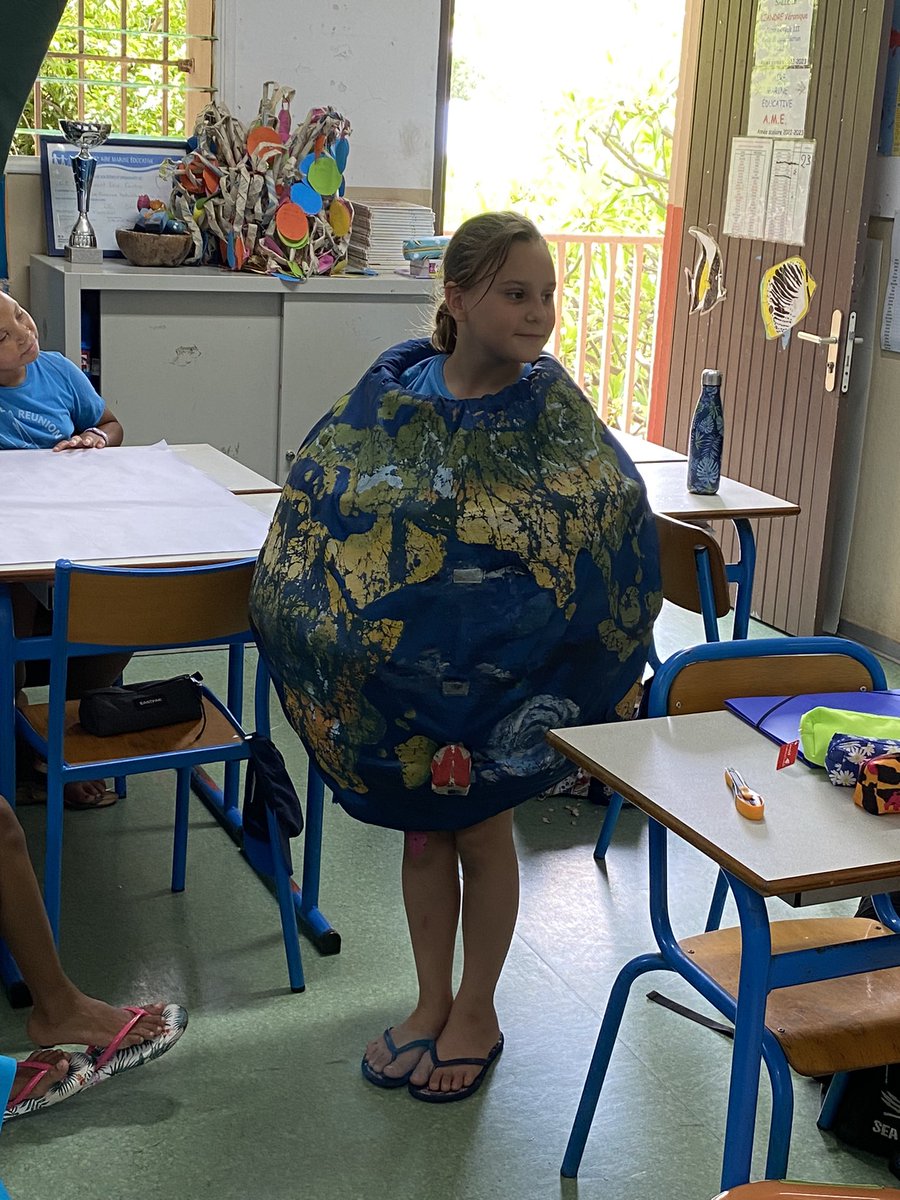 AME974StLeu's tweet photo. «Sauvons notre climat» : notre fresque d’#Airemarineéducative de @SaintLeu974 grâce à un intervenant qui nous a alertés sur les CAUSES du réchauffement climatique (les activités humaines) et leurs CONSÉQUENCES graves sur le #climat 🌍@OFBiodiversite @EDD_AcReunion @education_gouv https://t.co/Ze6sw6whjL