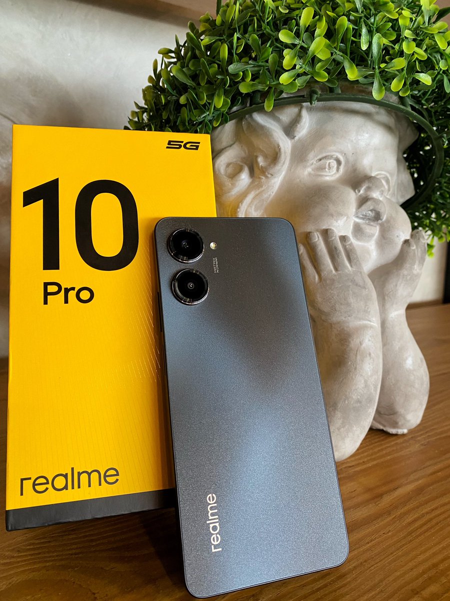 TheMarkMonta's tweet photo. Happy Balentayms Yeoleubon! Add to Cart niyo ko! 😂🤣

Btw,today #realme launched their latest realme 10 Pro Series 5G &amp; it's exciting coz the design is so GEN-Z &amp; imagine,owning an almost bezel-less smartphone? SEXY!

#realme10Pro5G #realme10ProSeries5G #DisplayNewVision https://t.co/gBje7fAWtg