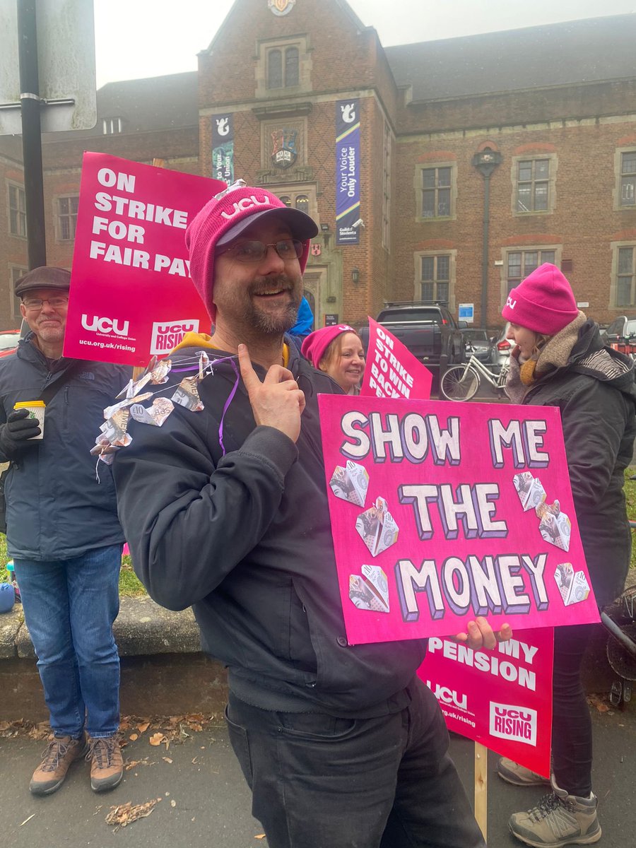 BirminghamUCU's tweet photo. Tony the Treasurer would like a string of β₯οΈ2β₯οΈs with UCEA #ShowUsTheMoney #SolidariTea #NotAllBUCUHeroesWearCapes #ucuRISING #InTheRoomWithUCU #HeartUnionsWeek #ItsGoodToTalk @ucu @WestMidsUCU @TUCBham @BhamUniUnison https://t.co/mx1WaiTnss