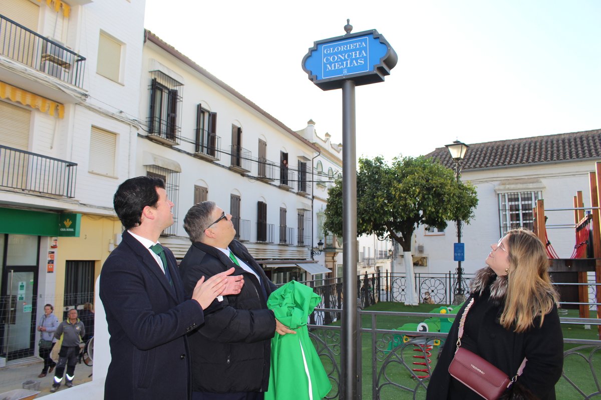 AytoConstantina's tweet photo. INAUGURADA LA GLORIETA "CONCHA MEJÍAS" EN #CONSTANTINA 
Toda la información: https://t.co/fgFfO9dLgr https://t.co/Otp1lVzsEr