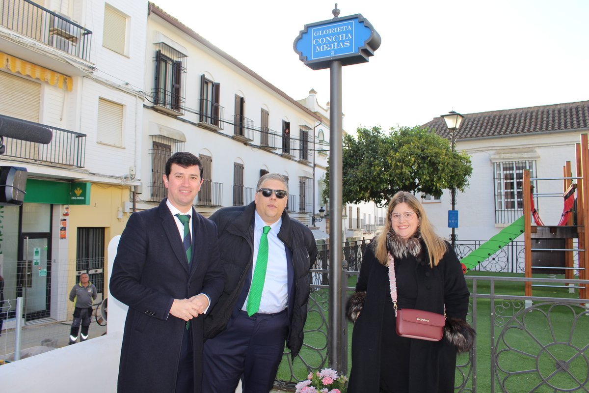 AytoConstantina's tweet photo. INAUGURADA LA GLORIETA "CONCHA MEJÍAS" EN #CONSTANTINA 
Toda la información: https://t.co/fgFfO9dLgr https://t.co/Otp1lVzsEr