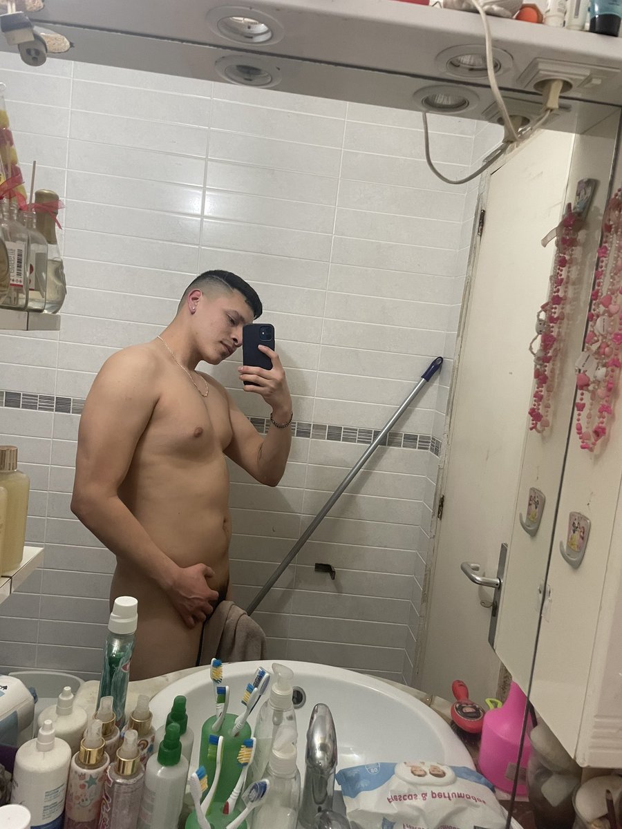 Hugosm04's tweet photo. Los gorditos solteros también somos sexis 🥹 https://t.co/dFlakOKFPQ