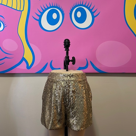 WalkerViden's tweet photo. So good I had to share! Check out all the items I'm loving on @Poshmarkapp #poshmark #fashion #style #shopmycloset #moschino #luckybrand: https://t.co/dWfoiOLSjZ https://t.co/0RwKMqNWps