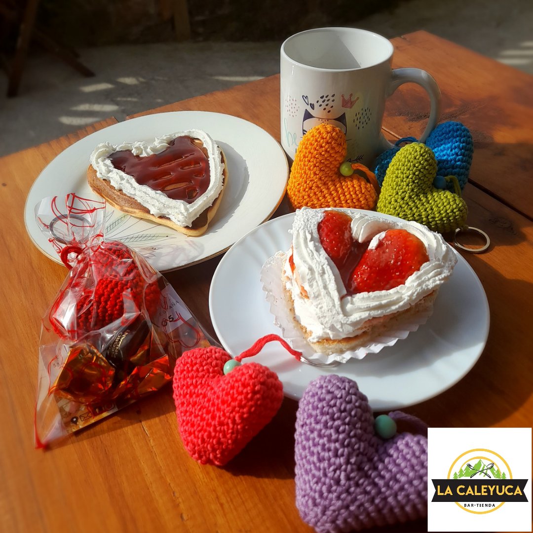 "Lof is in di er" 🎶 chachan chanchanchan🎶
San Valentín, San Solterín, San Calentín... tamos en el día del amor, incluíu el propiu eh 🥰
Feliz Día💘
#lacaleyuca #chigre #bartienda #bardepueblo #lagüeriadeurbies #regalosespeciales #hechoamano #amor #regalo #sanvalentin #mieres