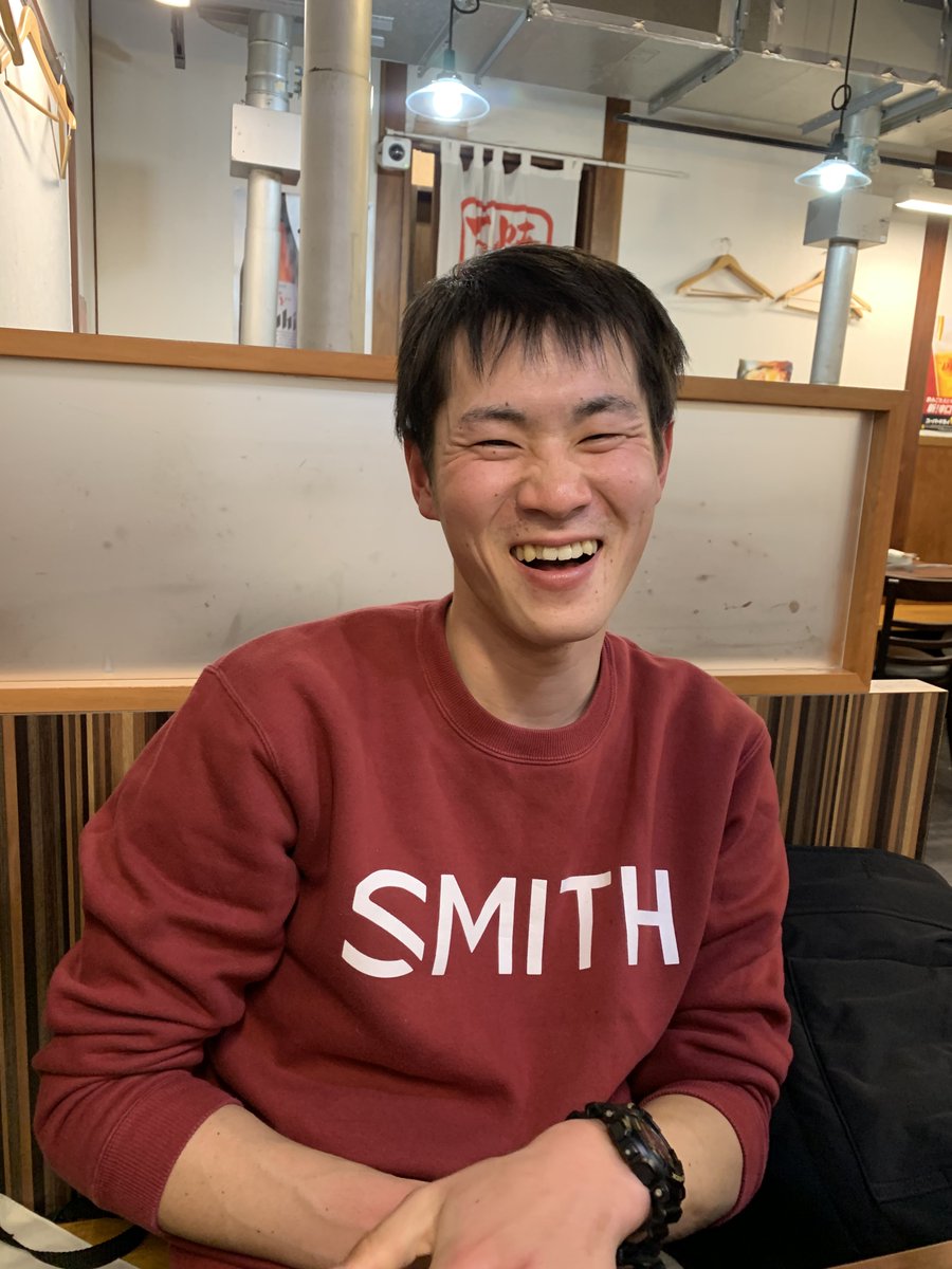 offcourseyass's tweet photo. 公式写真が怖すぎる https://t.co/2c5PXuR2qt