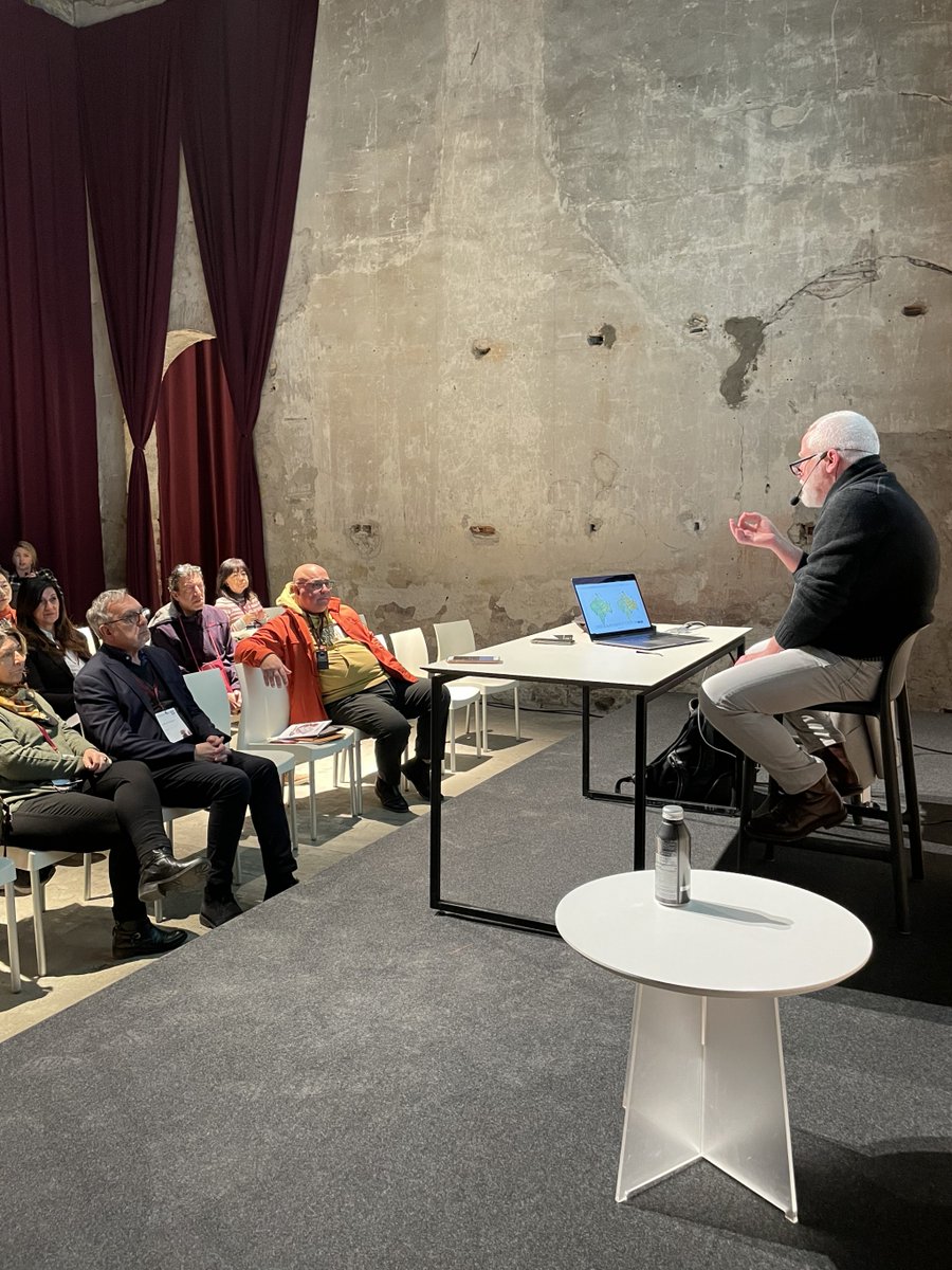 chianticlassico's tweet photo. We are on-line to the #ChiantiClassicoCollection with Alessandro Masnaghetti. Today is the final cycle of meetings that tells and describes each #UGA's of the Black Rooster territory. 
We're waiting for you in the Conference Room.

#CCC23 #ChiantiClassico #BlackRooster https://t.co/lnvJLoQgJk