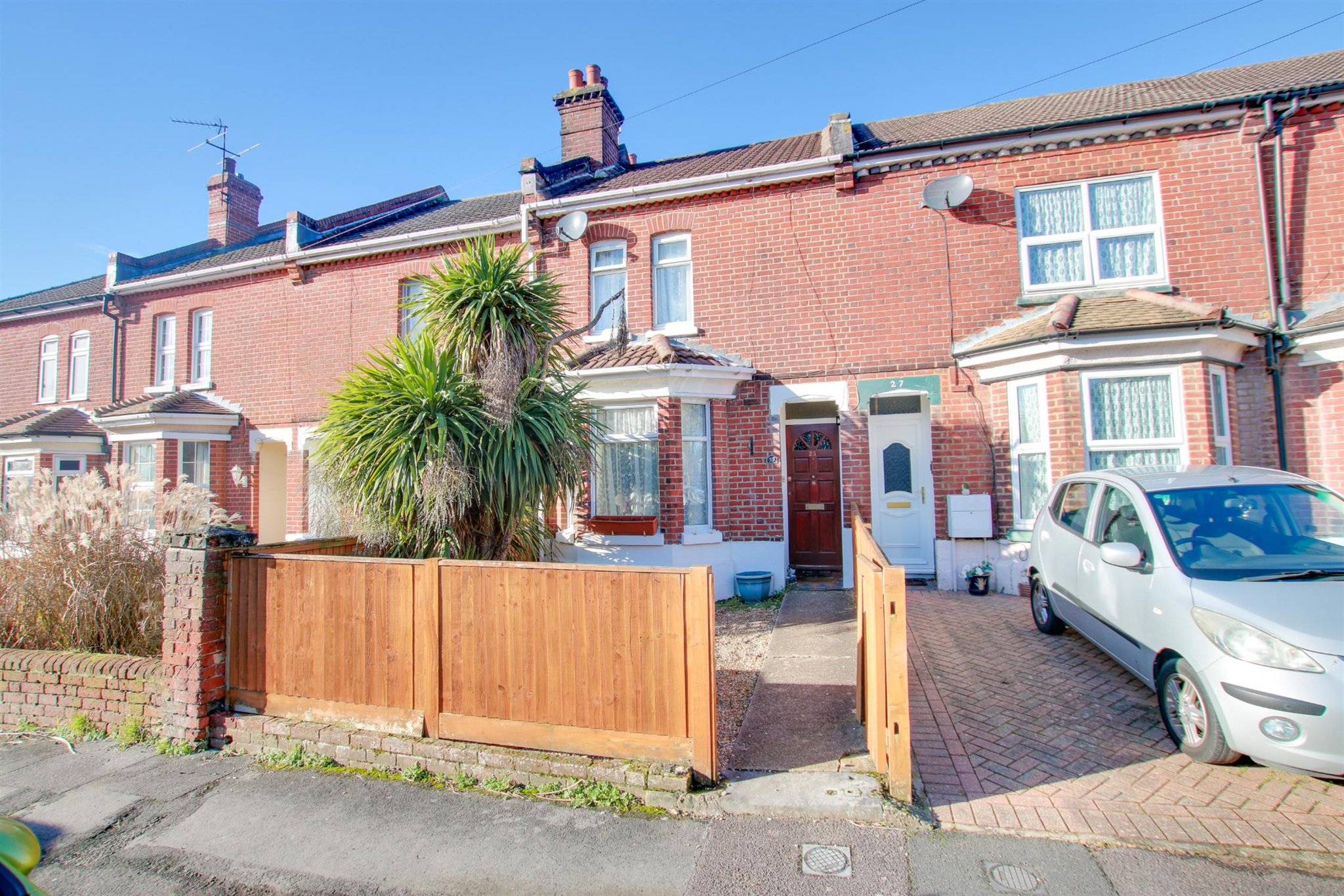 Field Palmer Estate Agents on Twitter "A spacious three bedroom mid