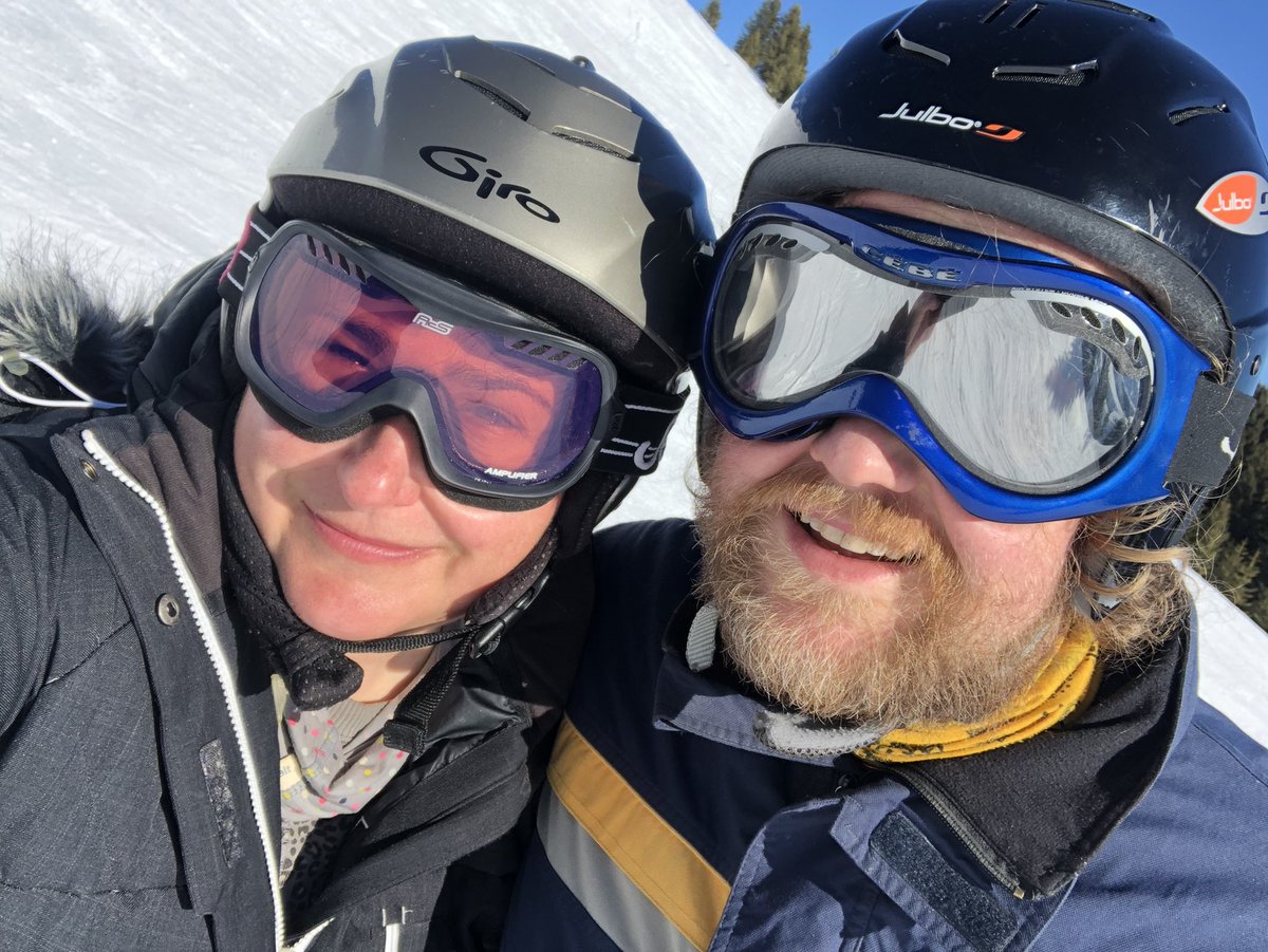 wine_handpicked's tweet photo. @allcopymel Skiing a deux whilst the boys are at ski school. So this is why we work so hard!! https://t.co/jnmgen6Vbg