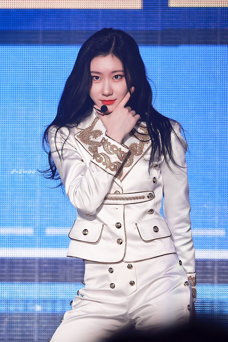 PoTatOO_0605's tweet photo. 230212

📷

#있지        #ITZY       
 #채령        #Chaeryeong https://t.co/q44DFSgfUi