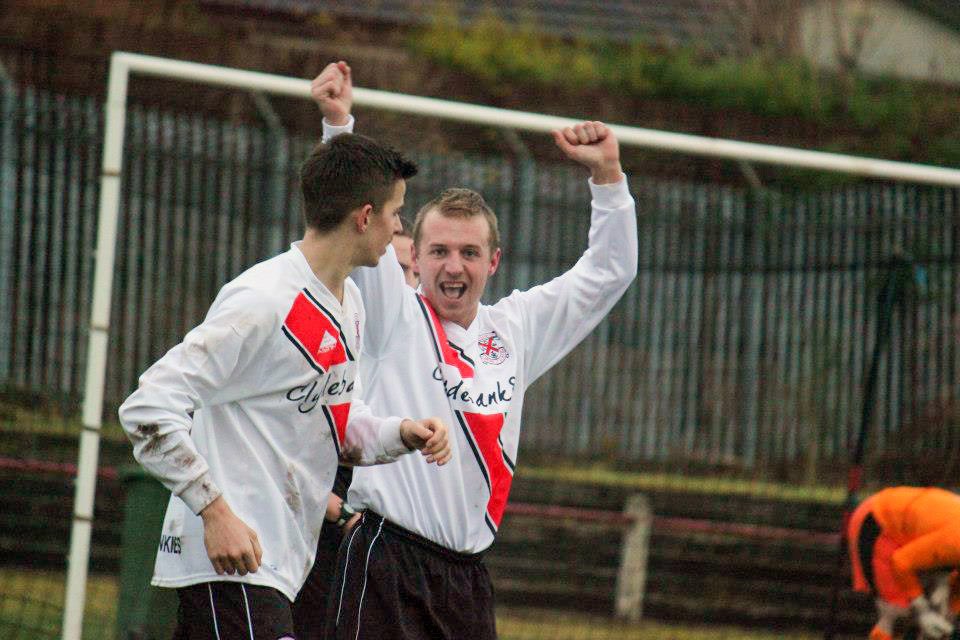clydebankfc's tweet photo. Happy #ValentinesDay, folks! ♥️ 

Who was your first Bankies love and why? https://t.co/oITkBdMbQt