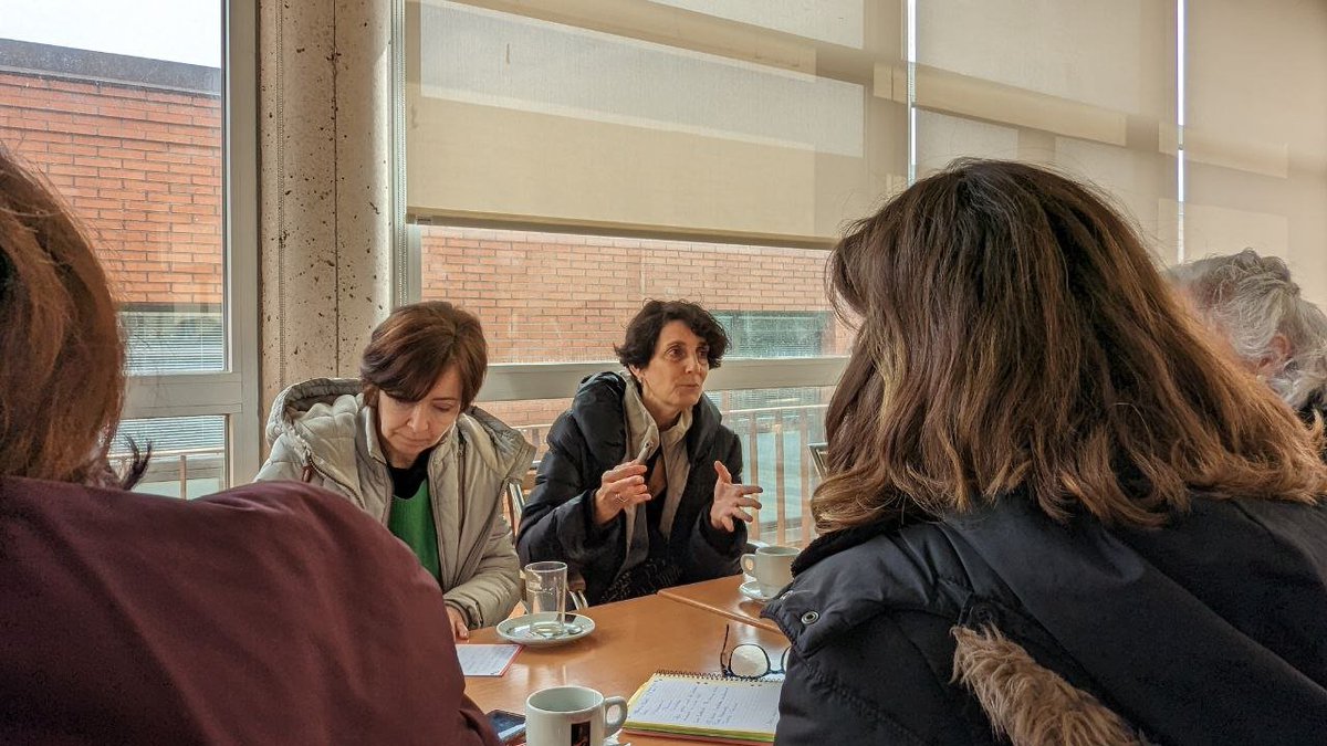 ComuCuidados's tweet photo. ¿Qué pueden hacer las instituciones para apoyar alternativas como el #cohousing? Hace falta un cambio cultural, revisar los servicios y normativas públicas para adaptarlas a un nuevo modelo de cuidados más justo: servicios sociales que atiendan y respeten modelos autogestionados https://t.co/YKy7HTOALs